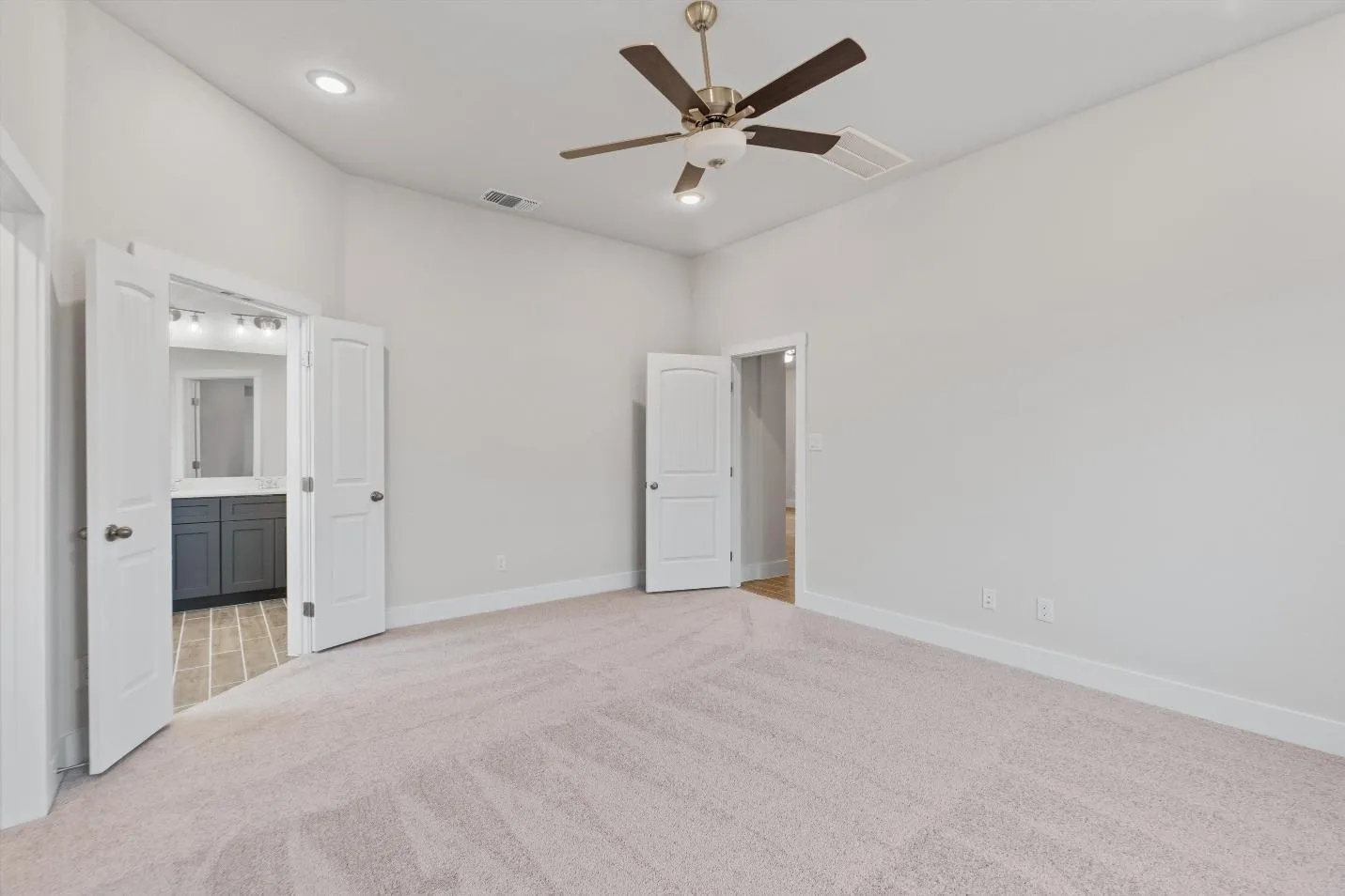 Photo 5 of 19132 ARIEL ELENA WAY