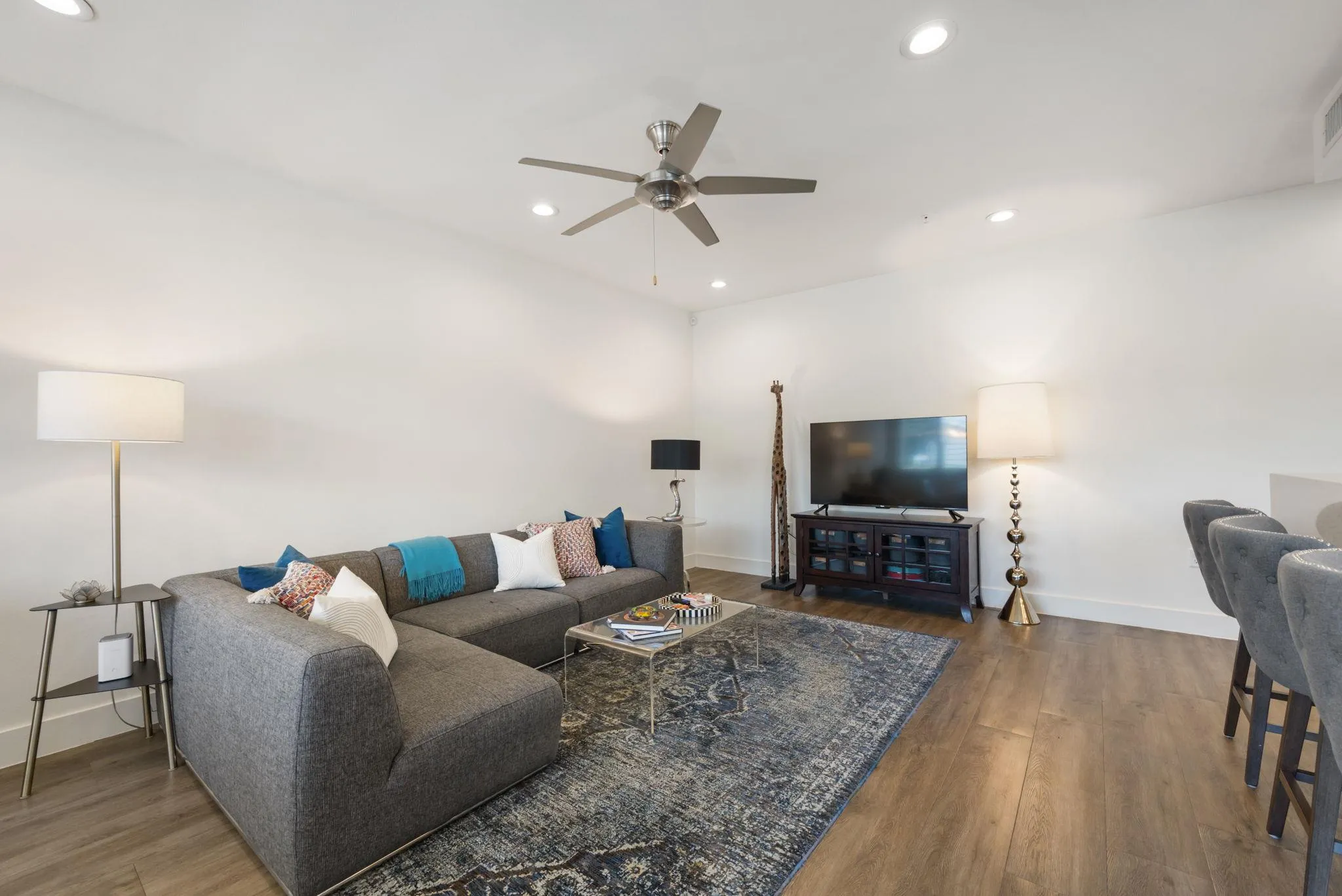 Photo 3 of 604 NORTH BLUFF DR #144