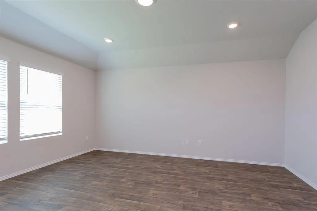 Photo 4 of 6009 RONEE LEAH DR