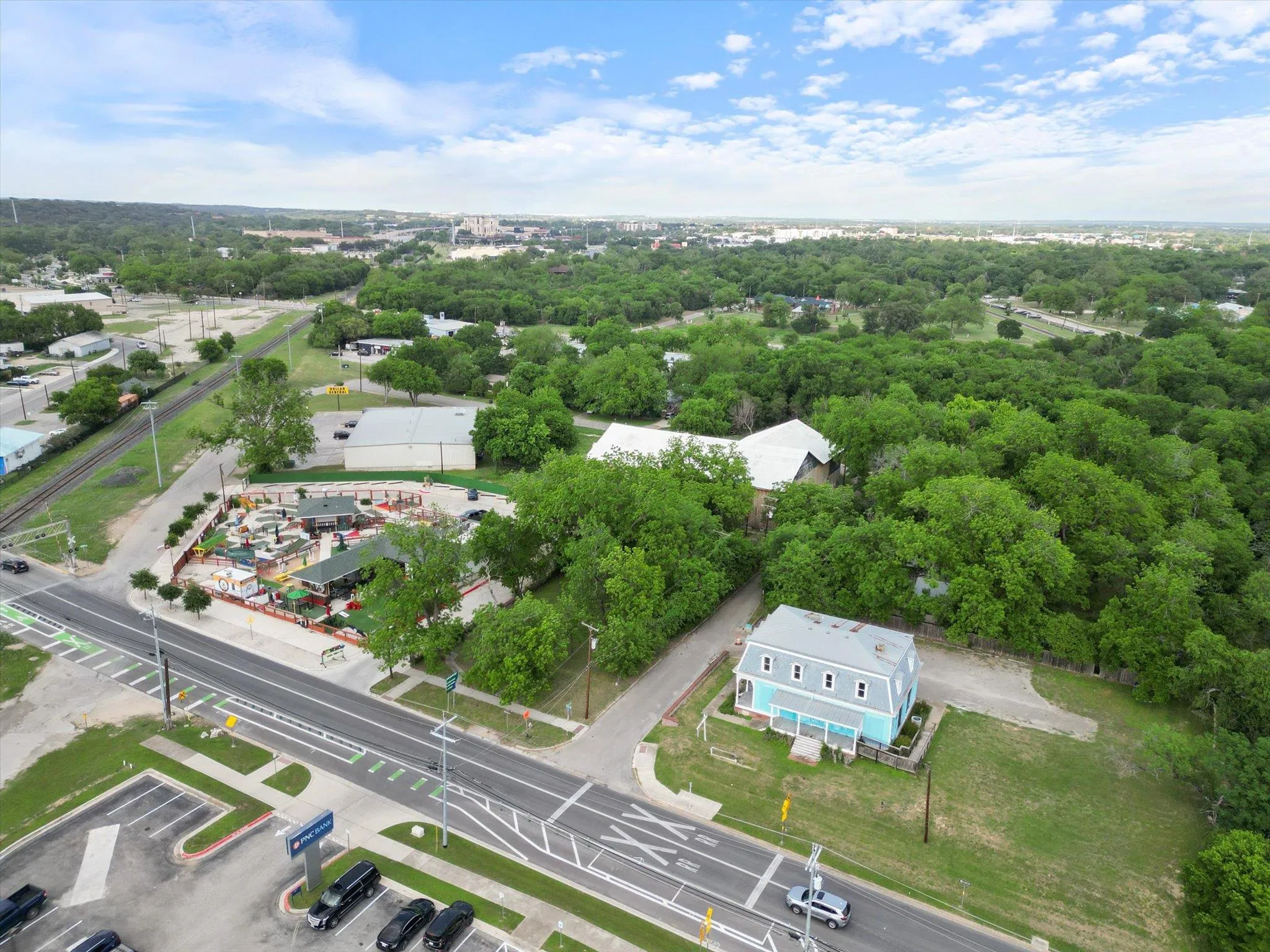 Photo 5 of 321 S LBJ DR