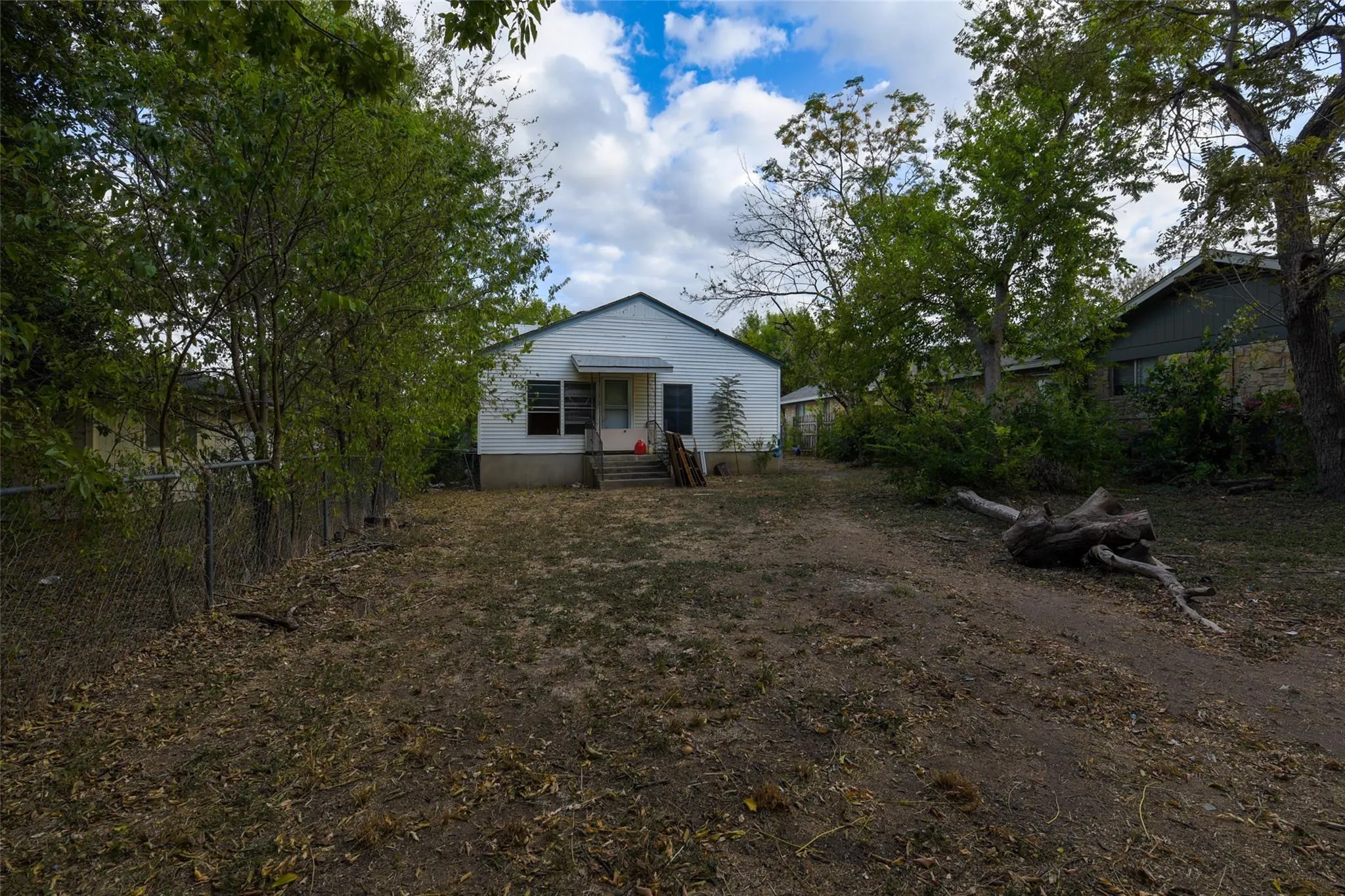 Photo 3 of 7306 BETHUNE AVE