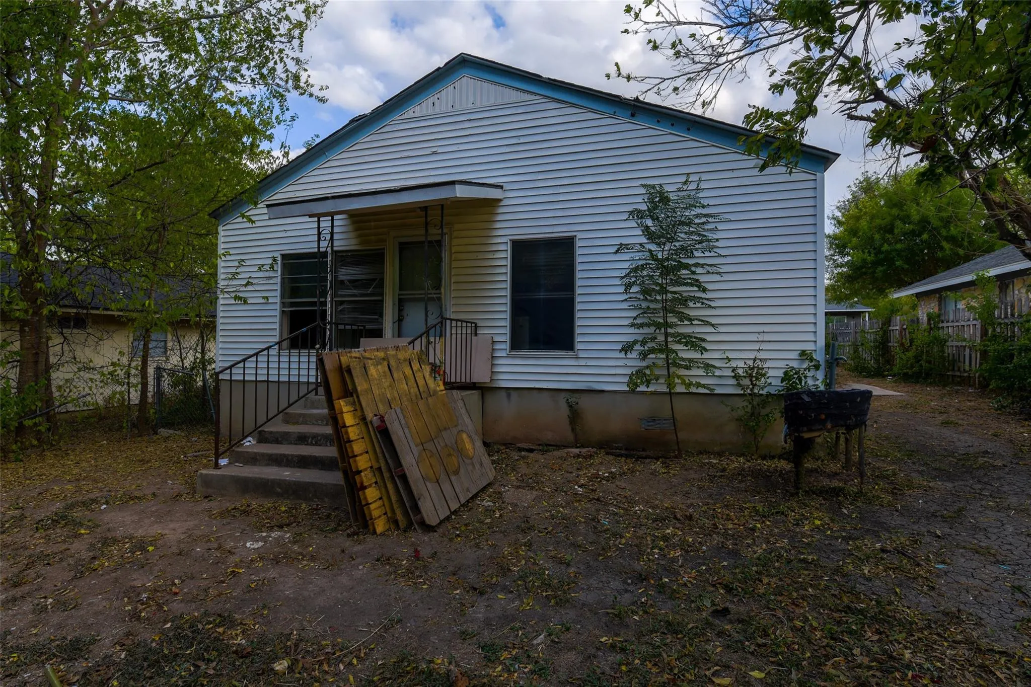 Photo 4 of 7306 BETHUNE AVE