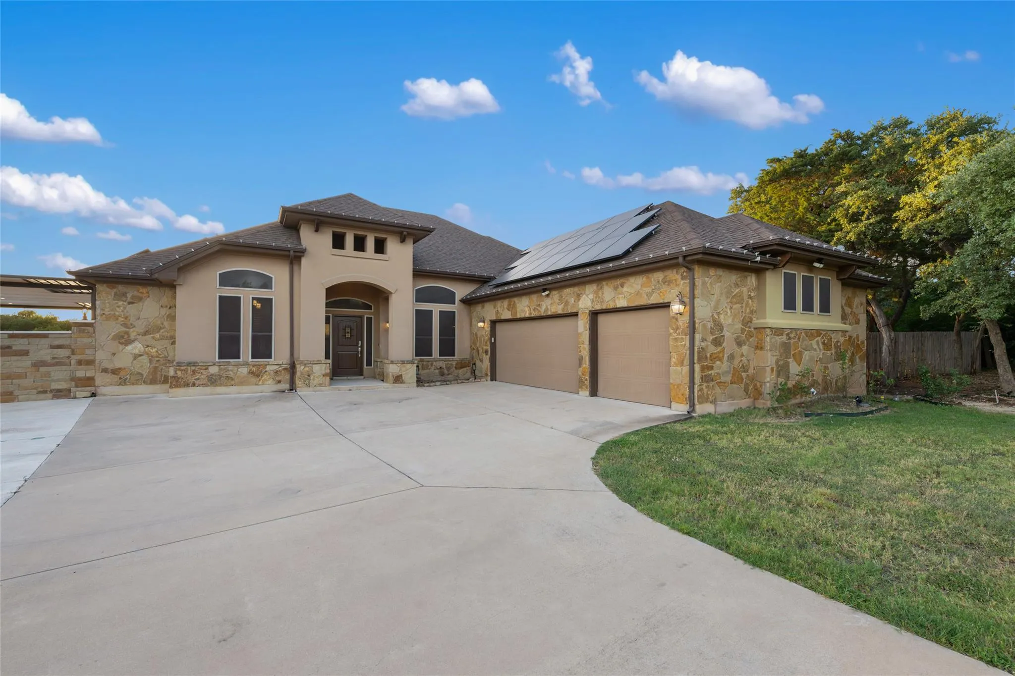 Photo of 321 SARAHS LN, Liberty Hill, TX, 78642