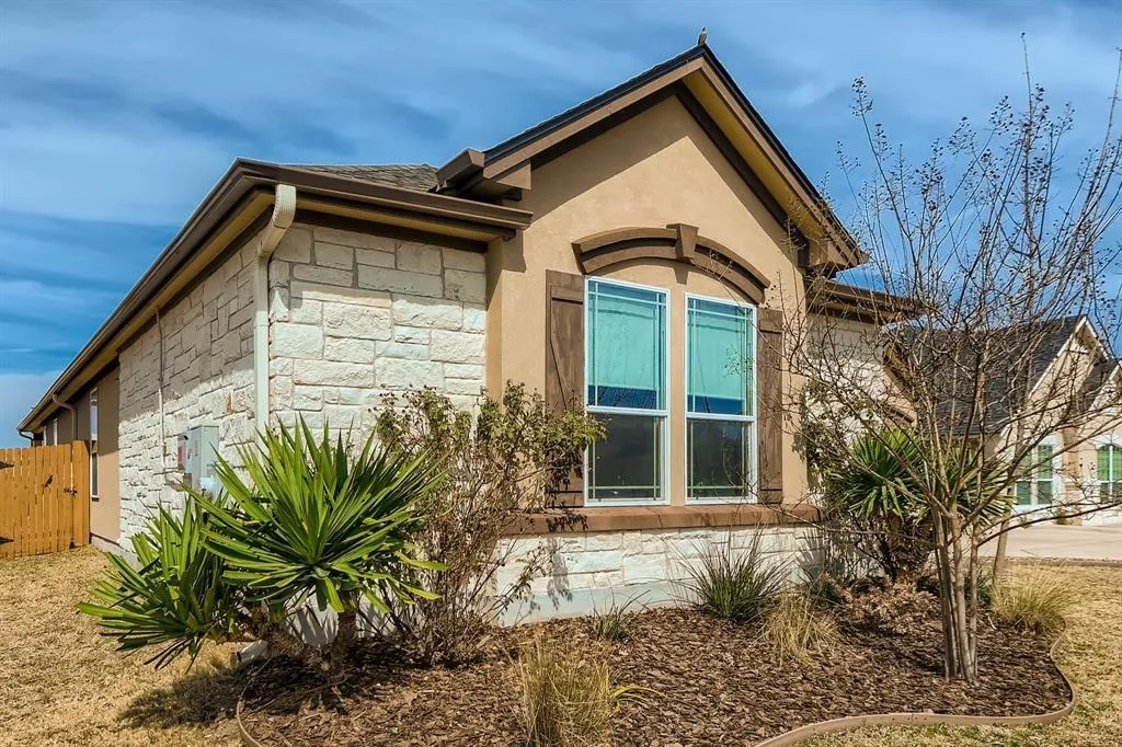 Photo 2 of 18308 PENCIL CACTUS DR