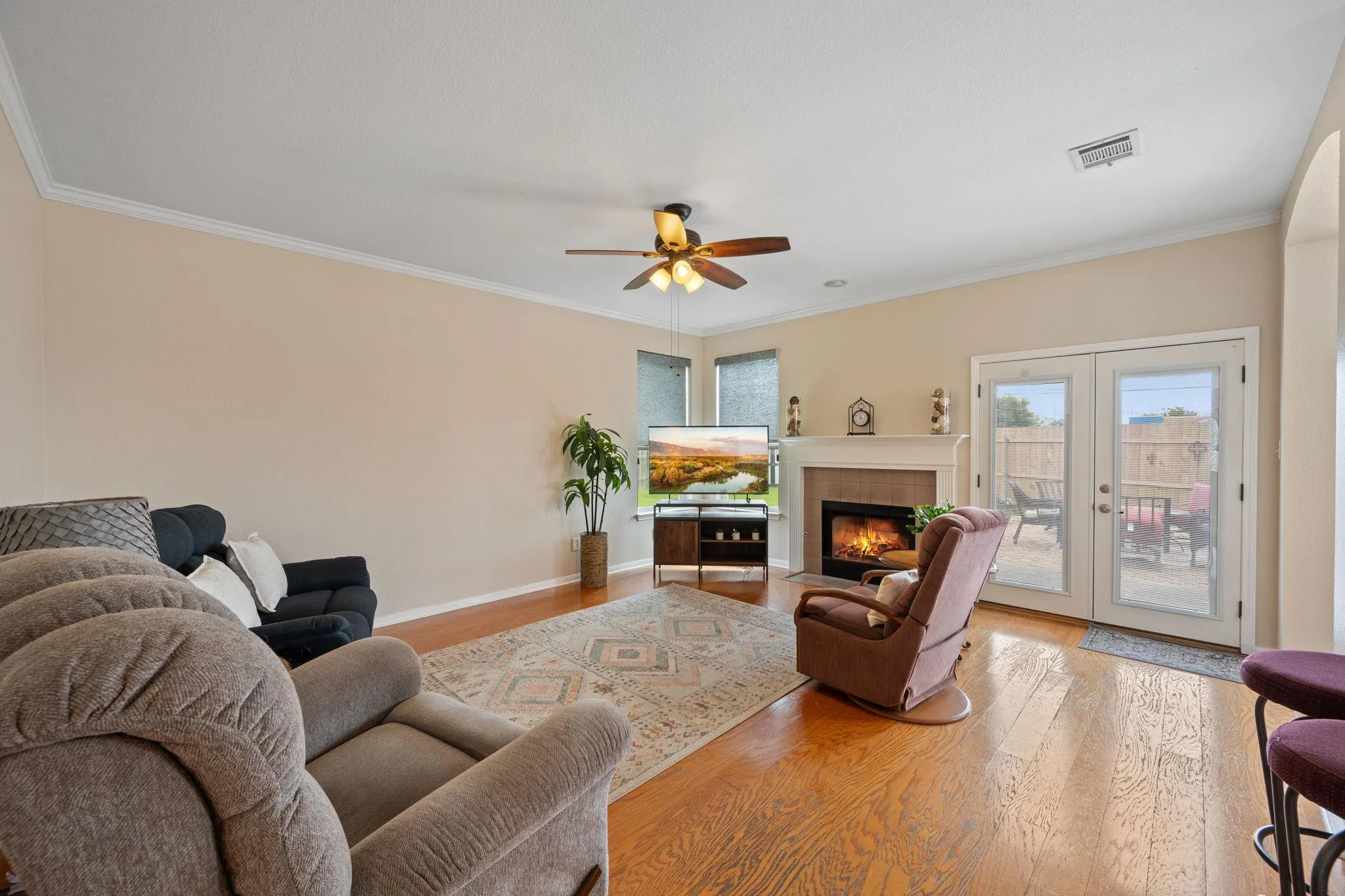 Photo 5 of 706 SAGE CT