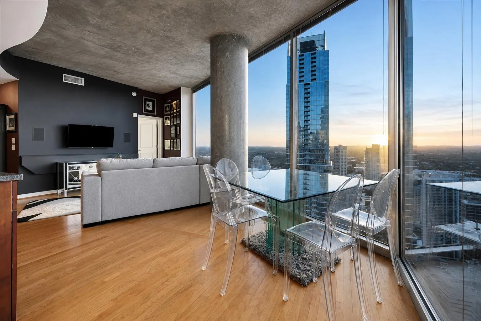 Photo 4 of 360 NUECES ST #3910