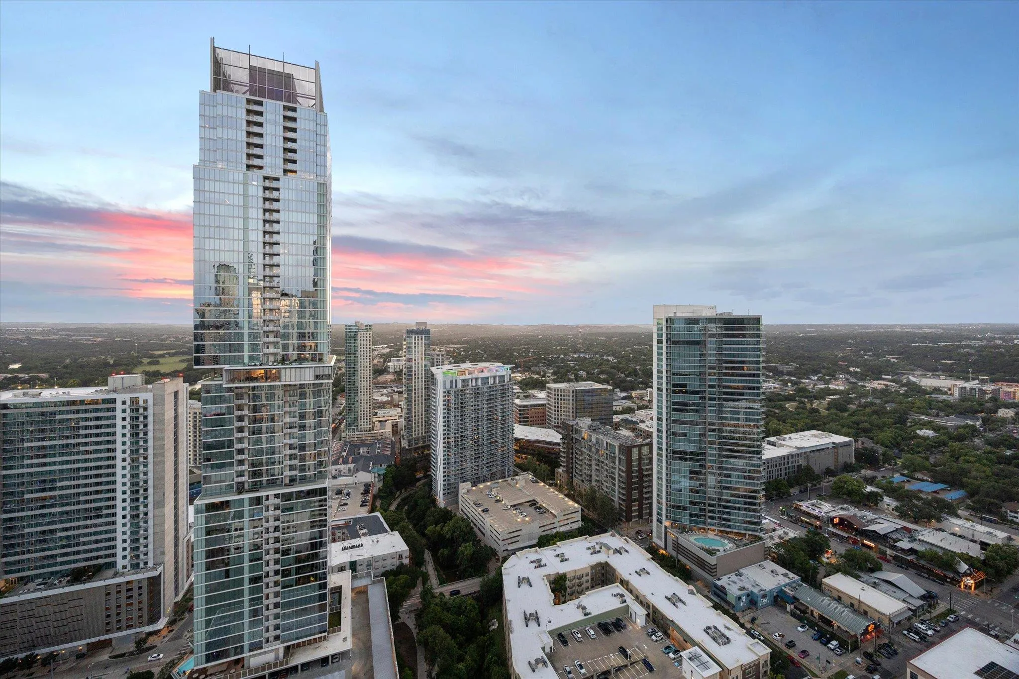 Photo 2 of 360 NUECES ST #3910