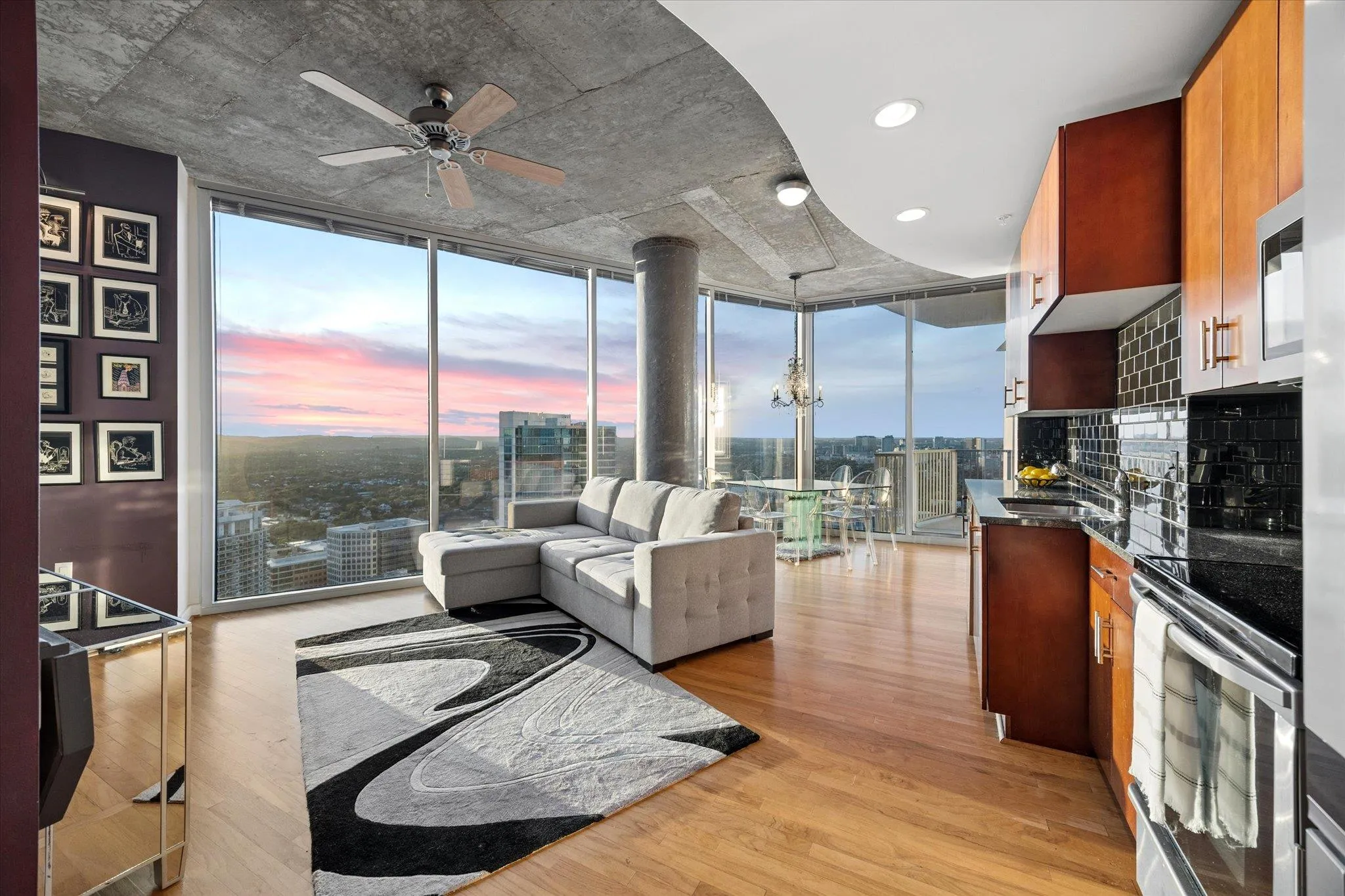 Photo 5 of 360 NUECES ST #3910