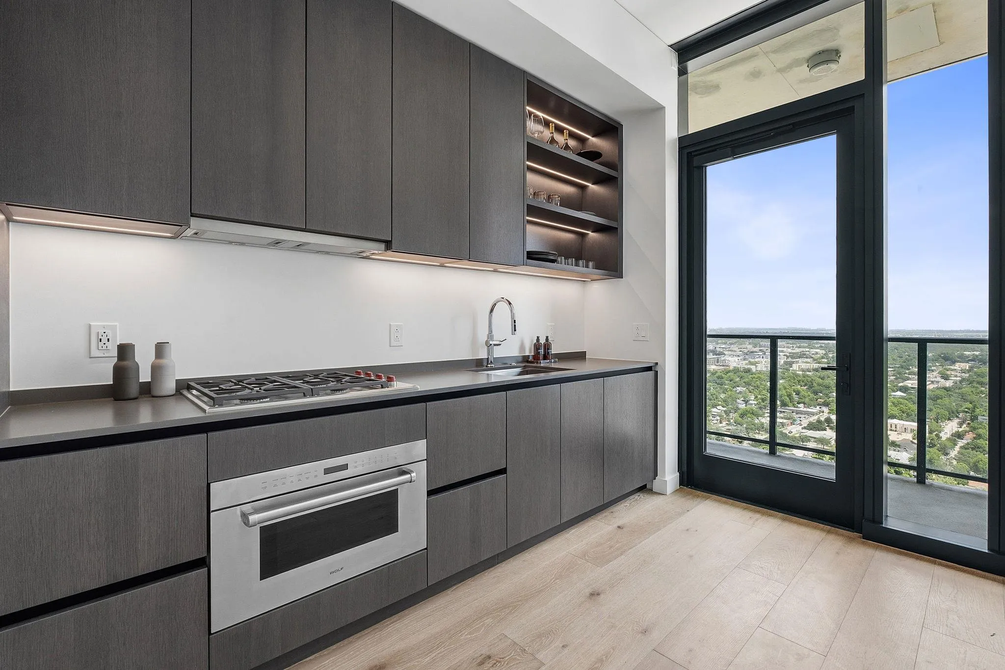 Photo 5 of 610 DAVIS ST #3001