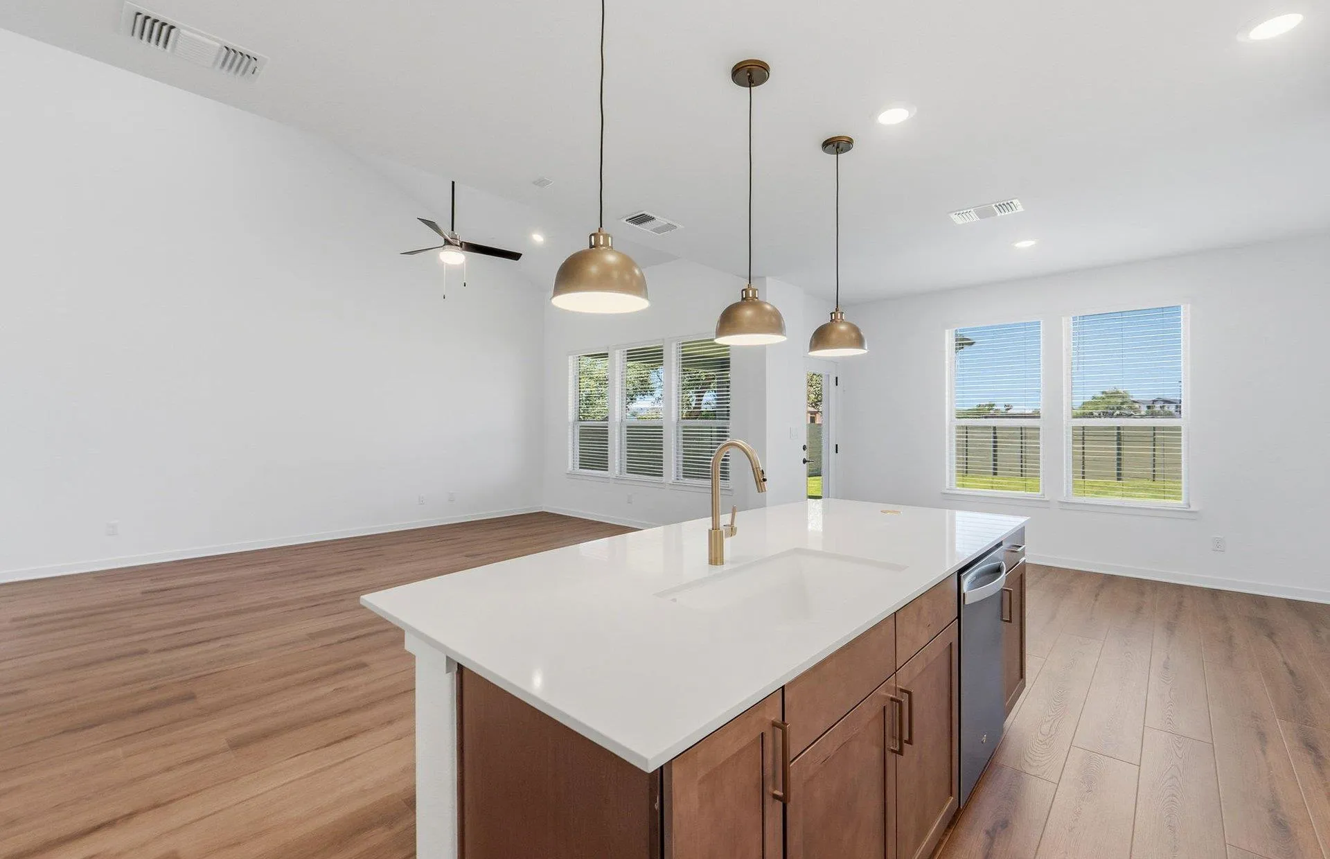 Photo 5 of 1824 SPRING MOUNTAIN CV
