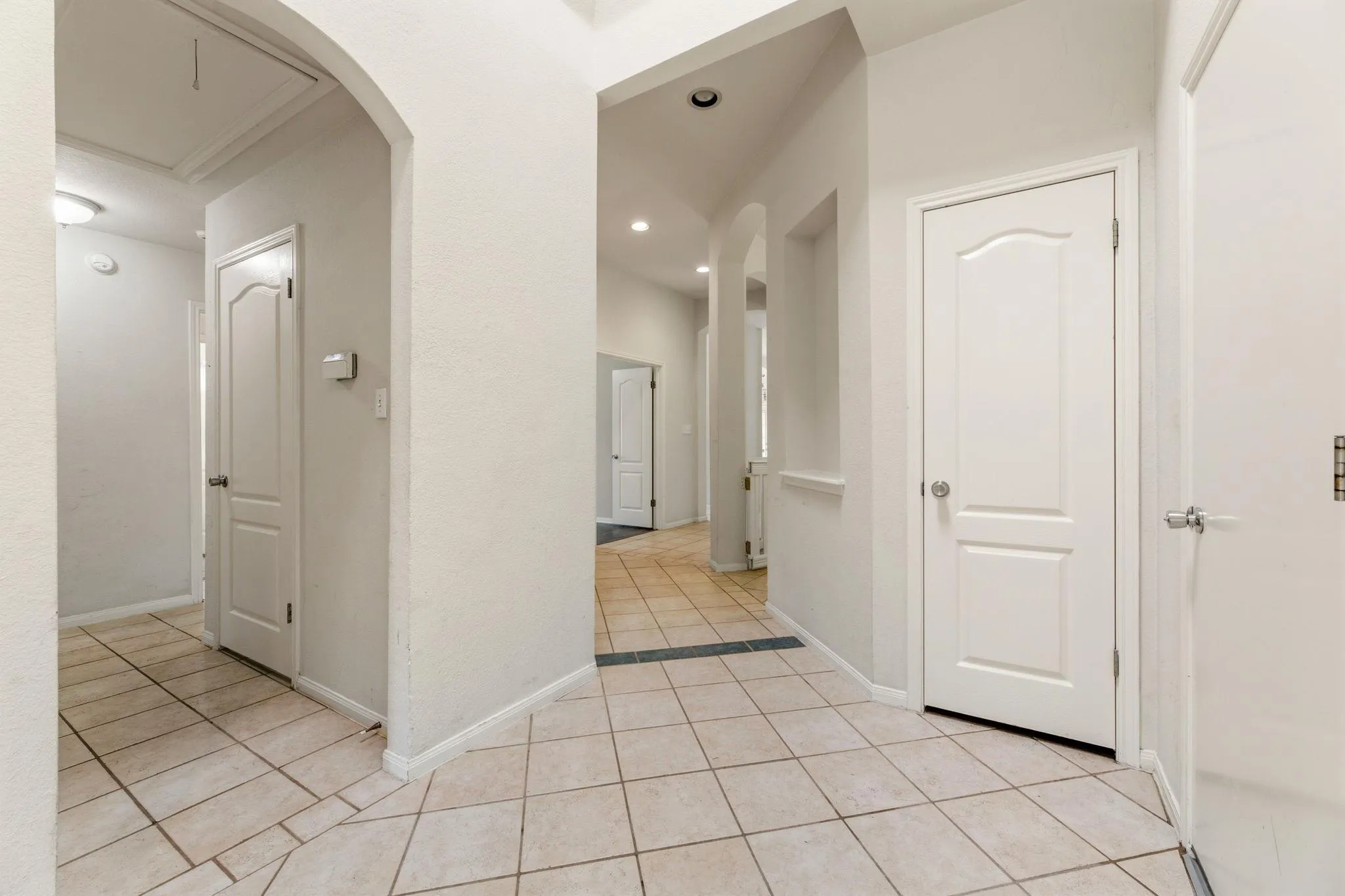 Photo 4 of 406 BELLAIRE OAKS DR