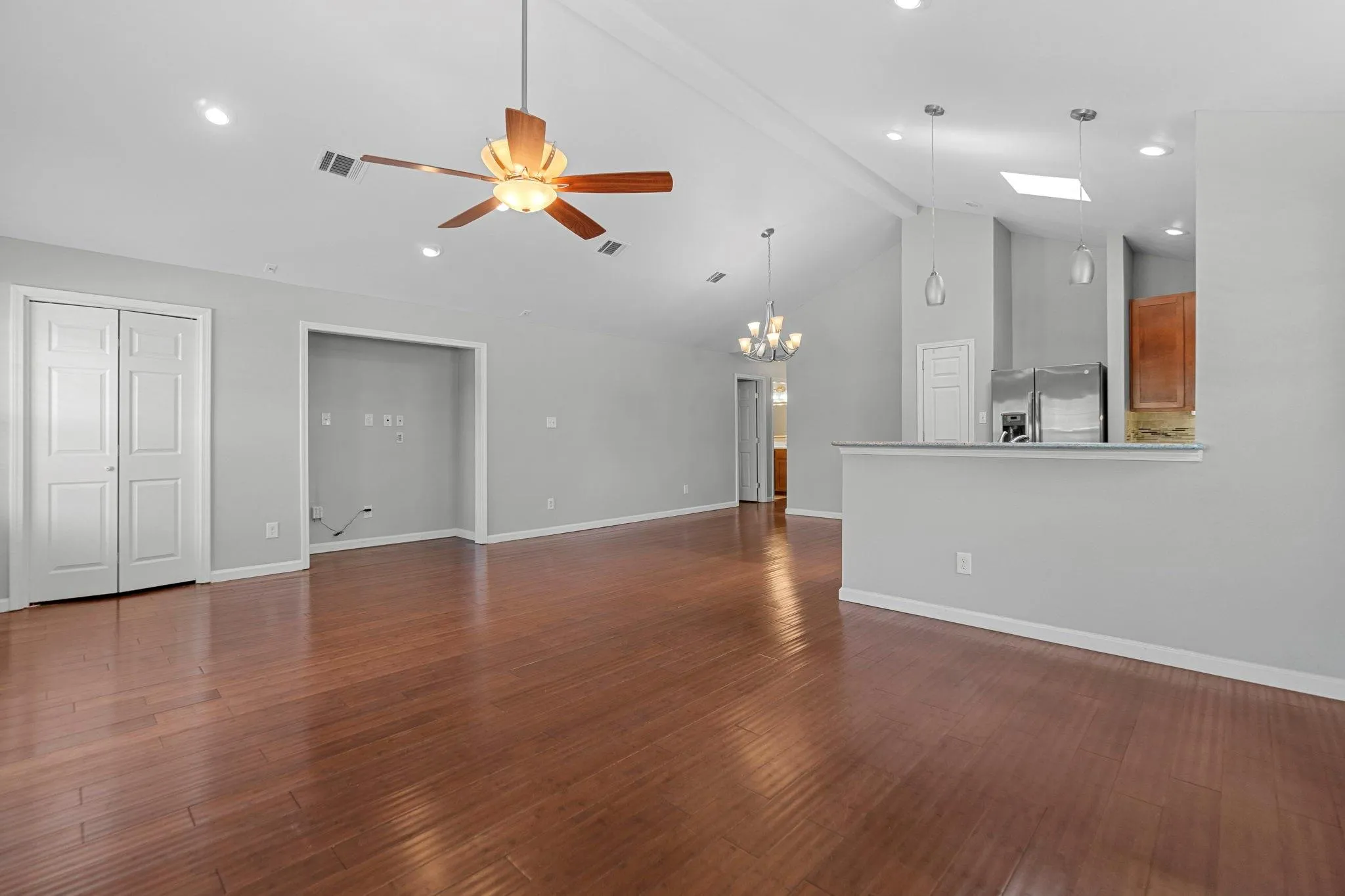 Photo 5 of 2321 E 5TH ST