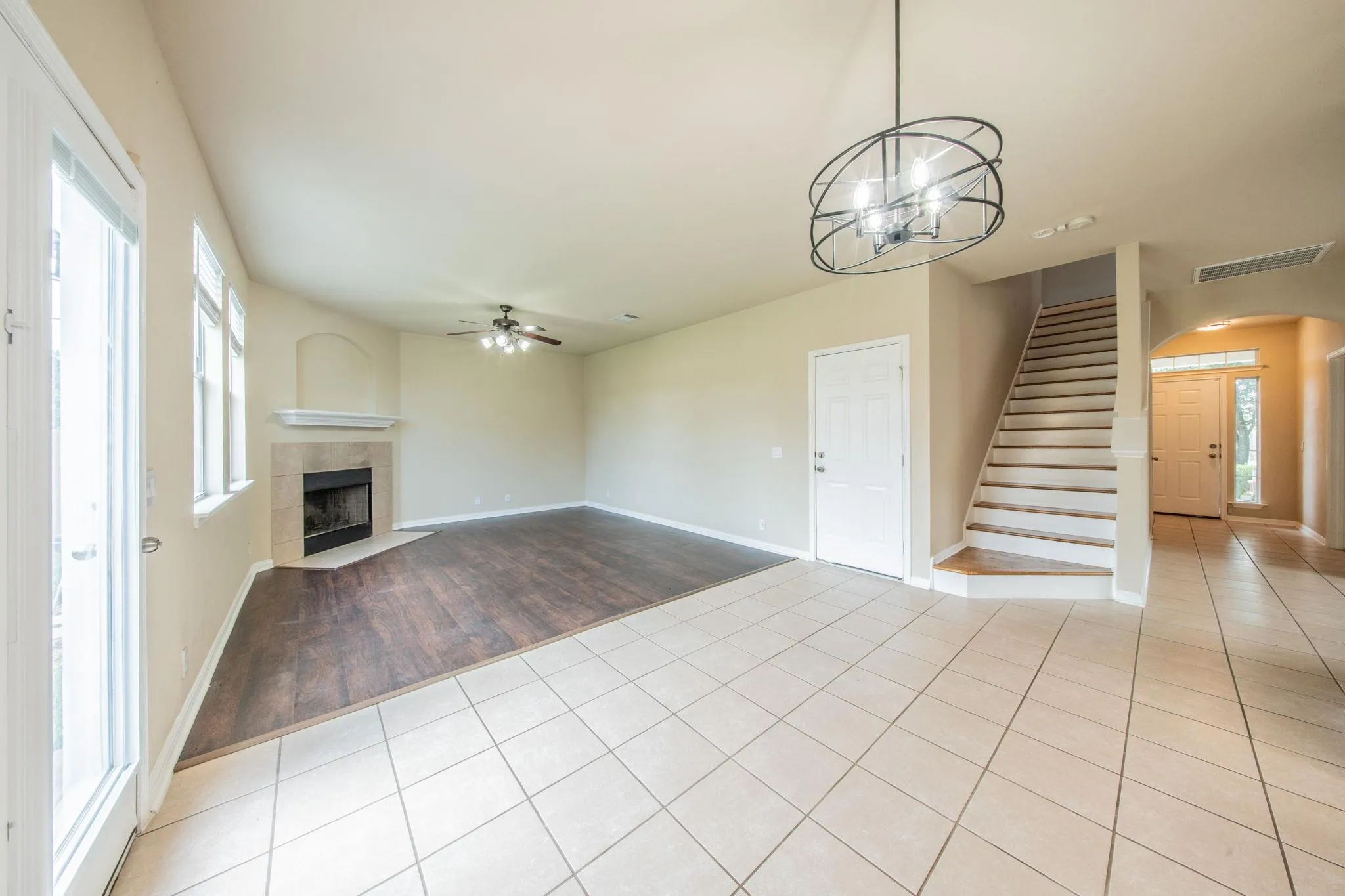 Photo 3 of 17525 BRIDGEFARMER BLVD