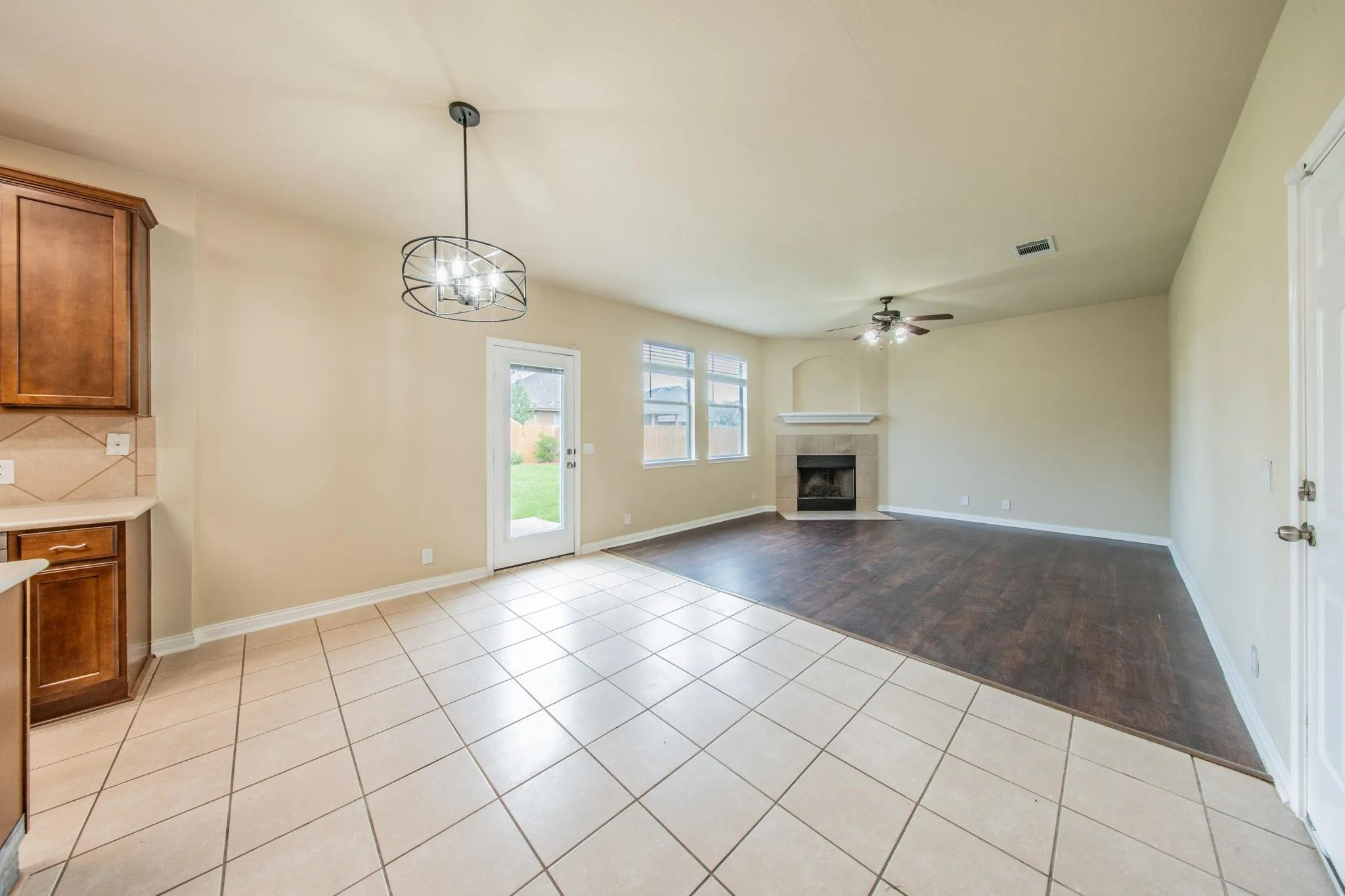 Photo 4 of 17525 BRIDGEFARMER BLVD
