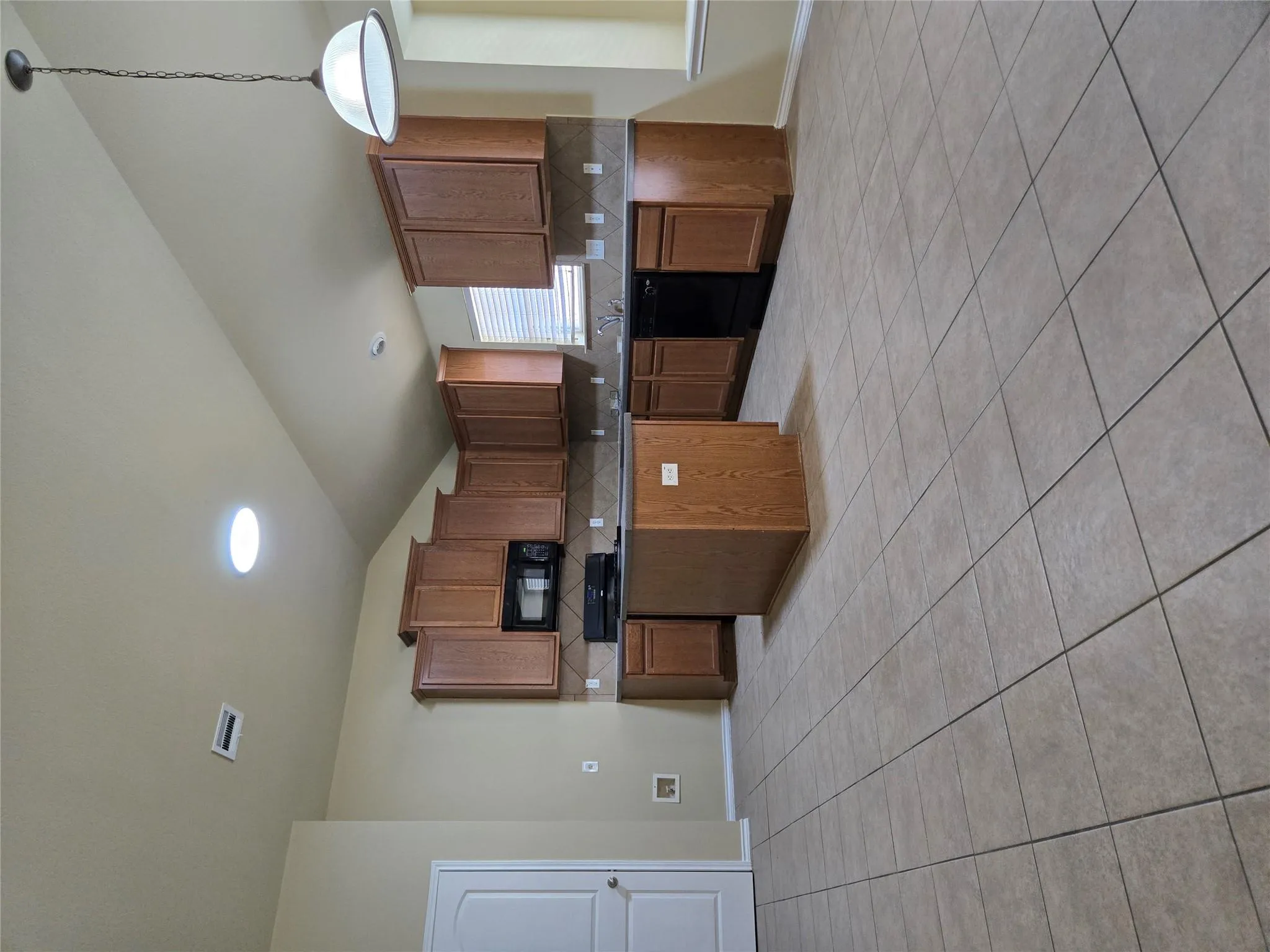 Photo 4 of 2118 RACHEL LN