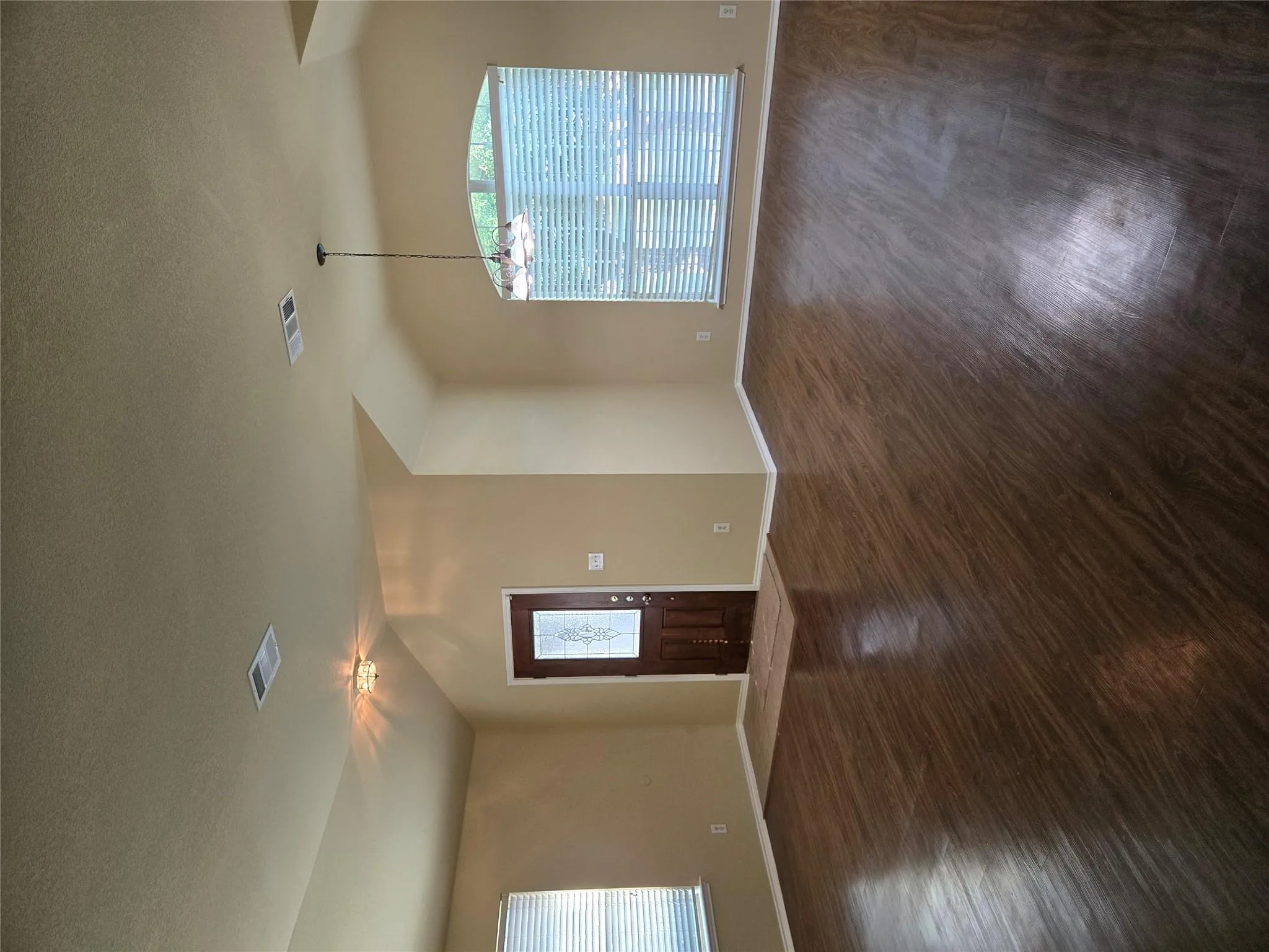 Photo 2 of 2118 RACHEL LN