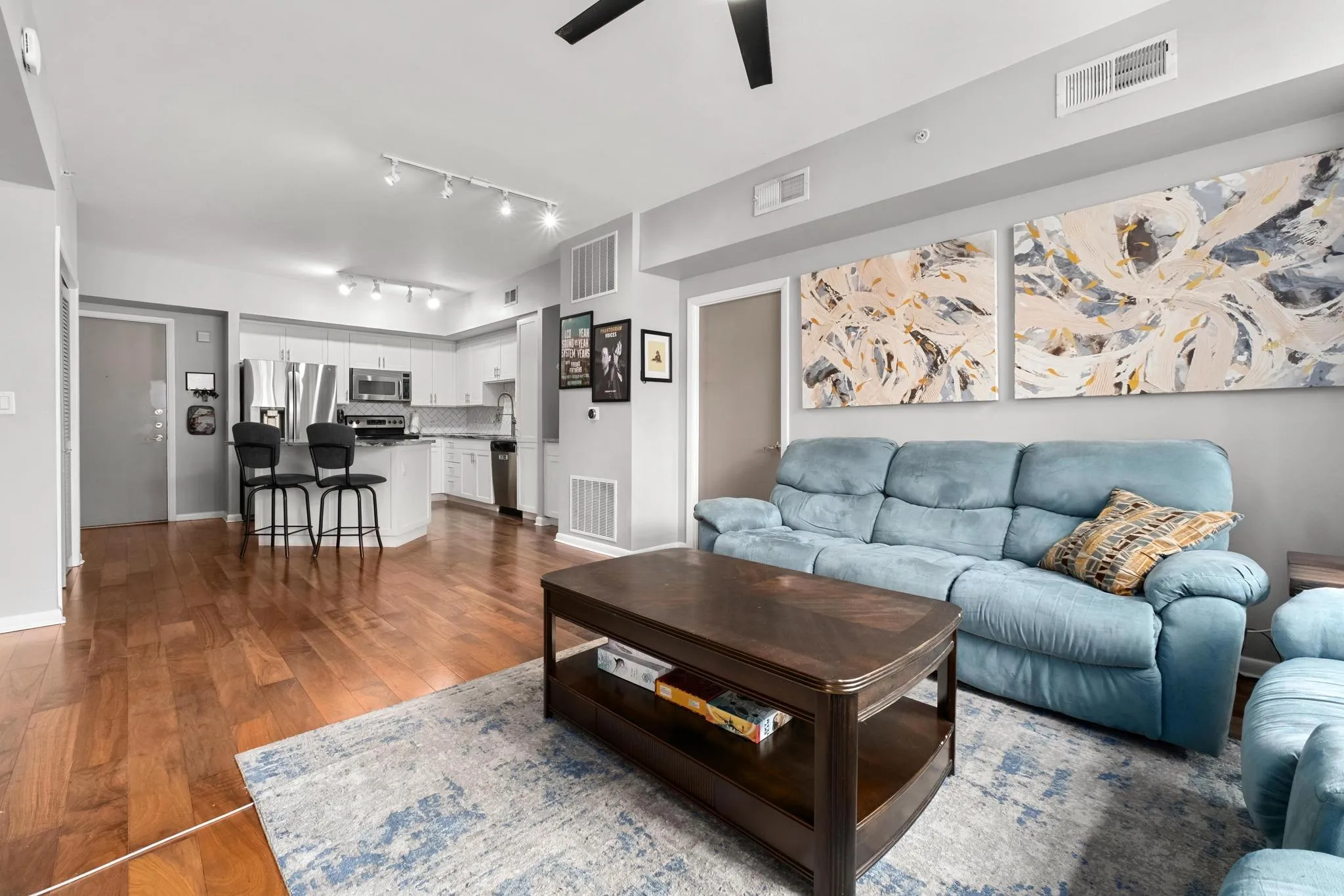 Photo 2 of 54 RAINEY ST #609