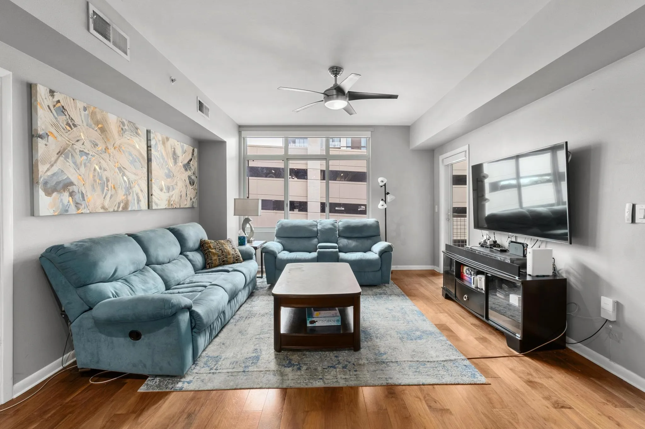 Photo 3 of 54 RAINEY ST #609