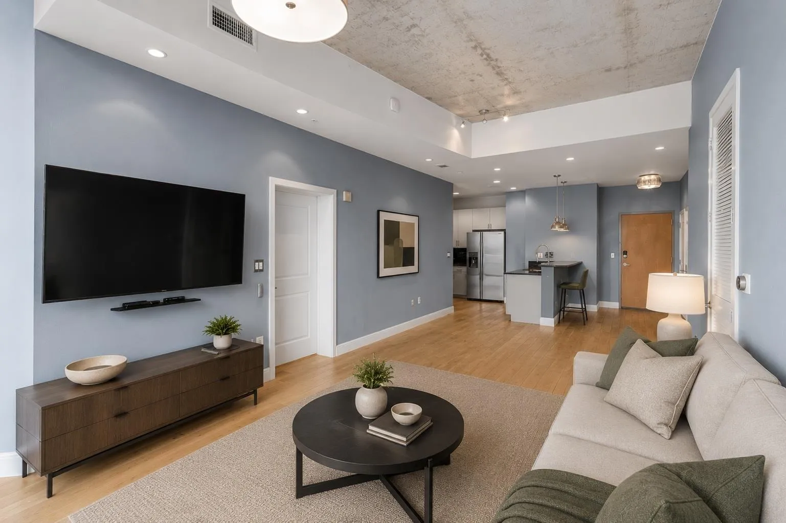Photo 3 of 360 NUECES ST #1611