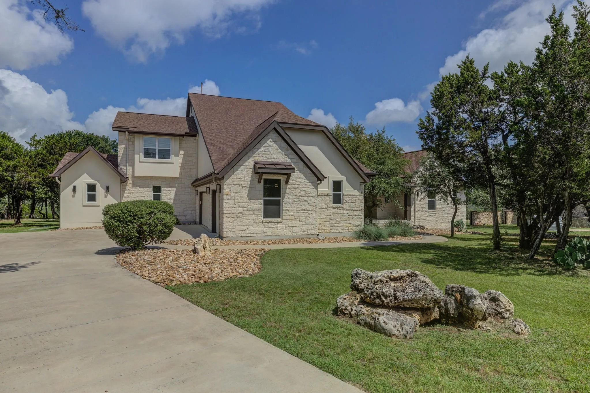 Photo of 954 COVERED BRIDGE DR, Driftwood, TX, 78619
