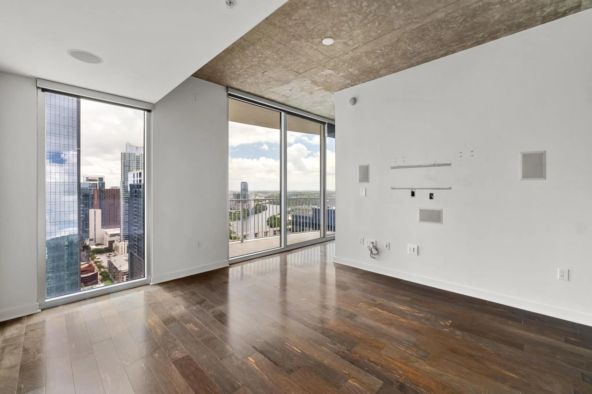 Photo 5 of 360 NUECES ST #3907