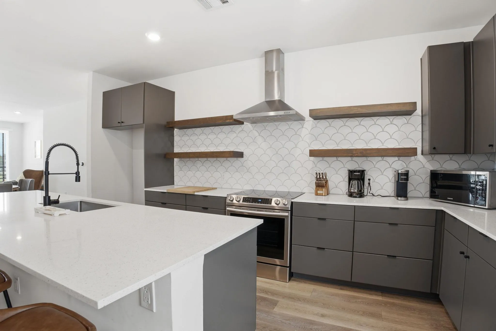 Photo 2 of 2709 E 5TH ST #1306