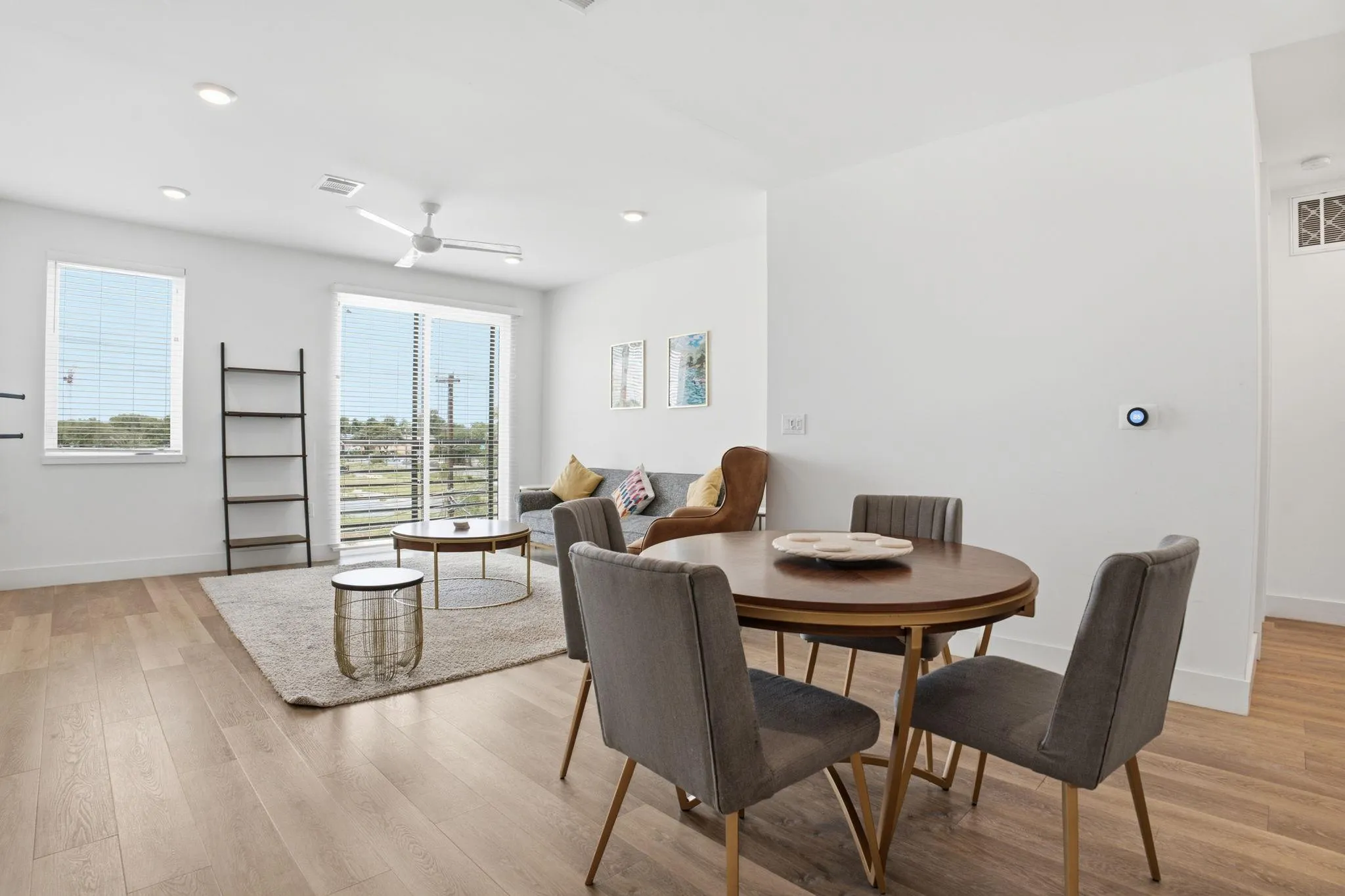 Photo 4 of 2709 E 5TH ST #1306