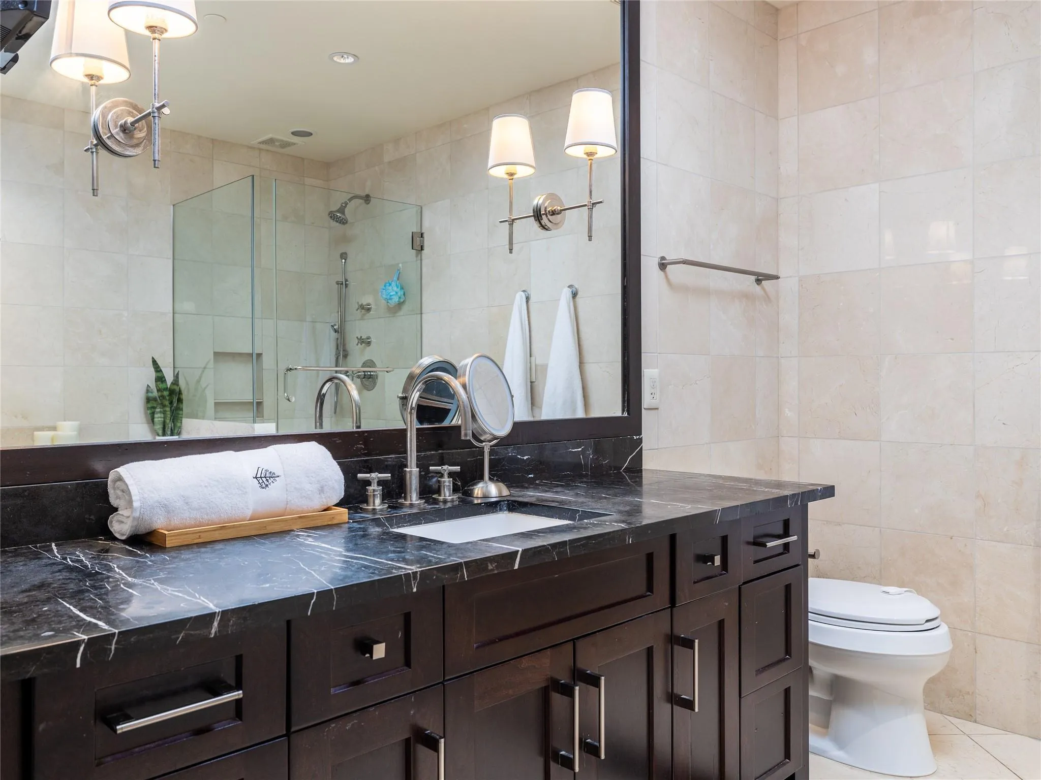 Photo 4 of 98 SAN JACINTO BLVD #1703