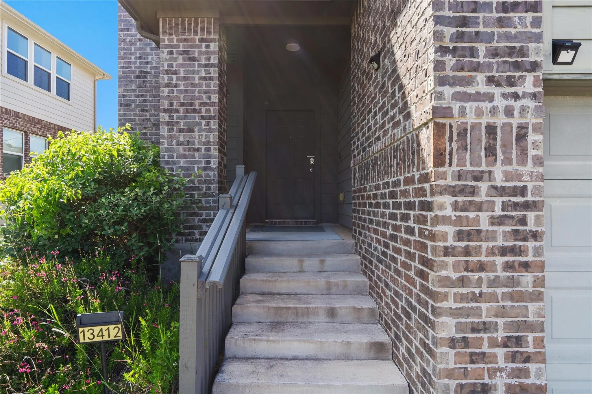Photo 4 of 13412 HENNEMAN DR