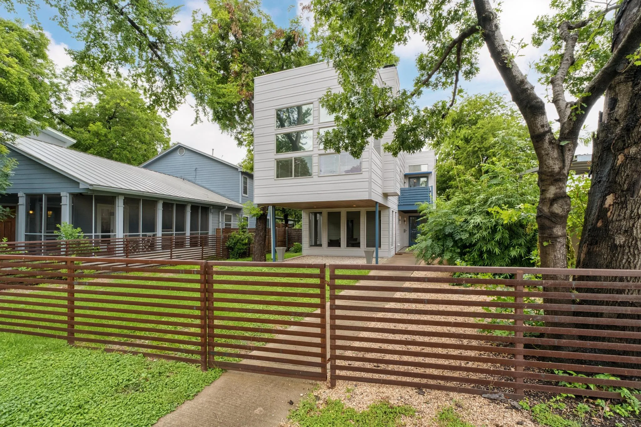 Photo of 604 W LIVE OAK ST, Austin, 78704