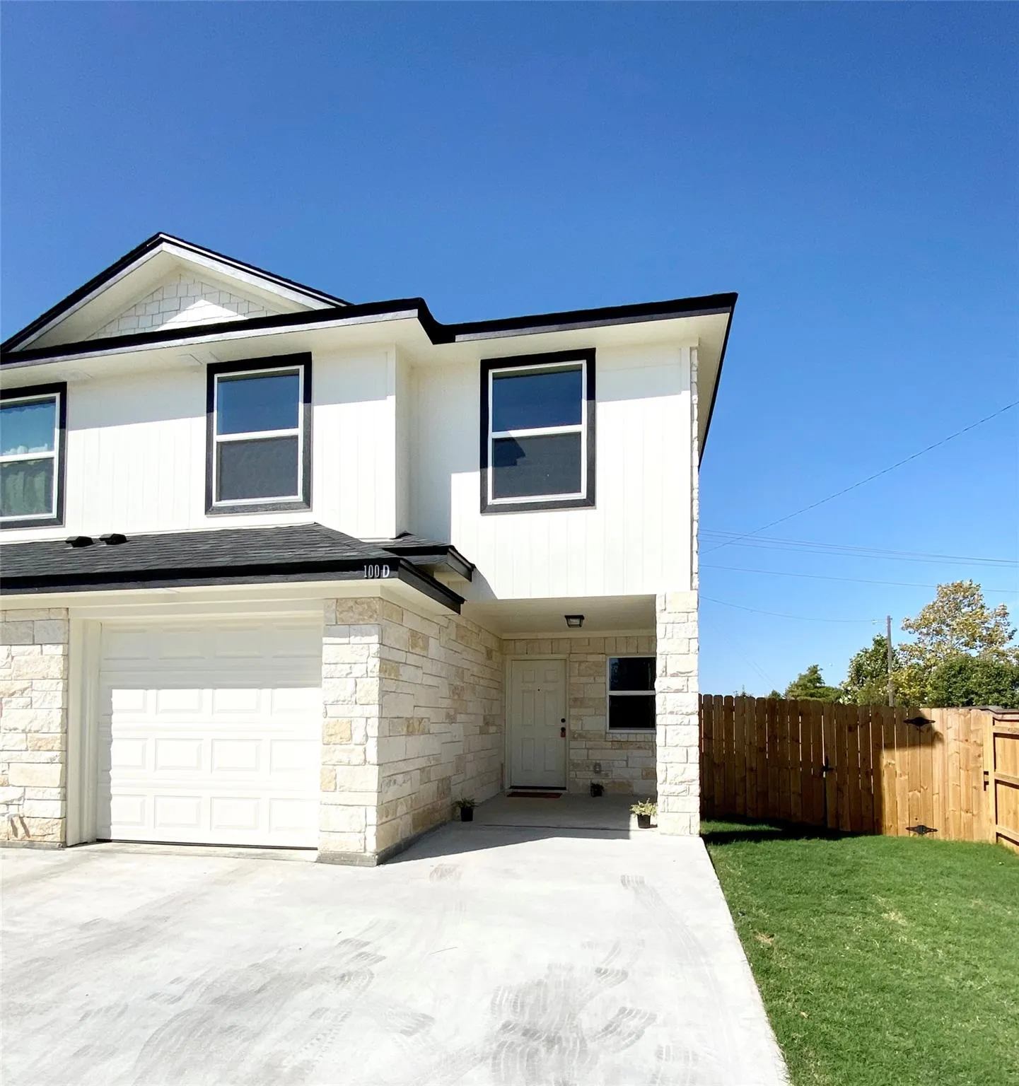 Photo 2 of 100 SANDSTONE DR #A-D