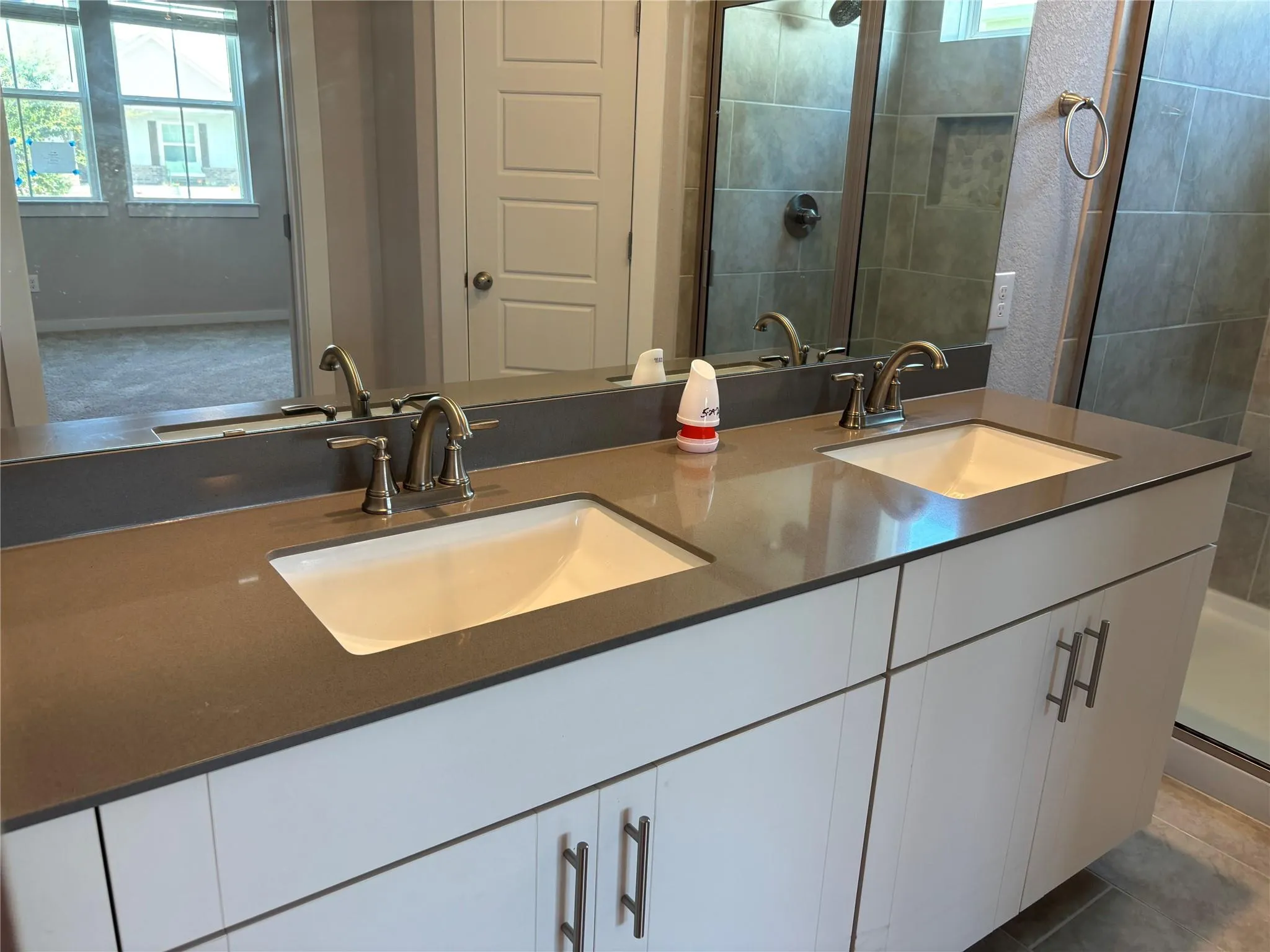Photo 4 of 207 WHISPER RILL DR