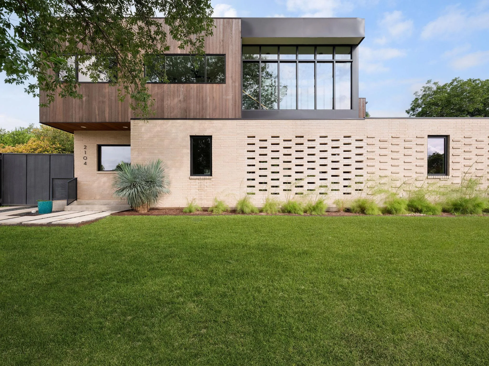 Photo of 2104 ANN ARBOR AVE, Austin, 78704