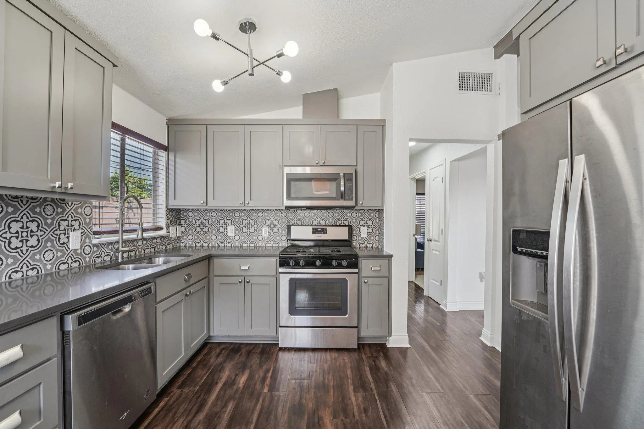 Photo 5 of 3705 MANORWOOD RD