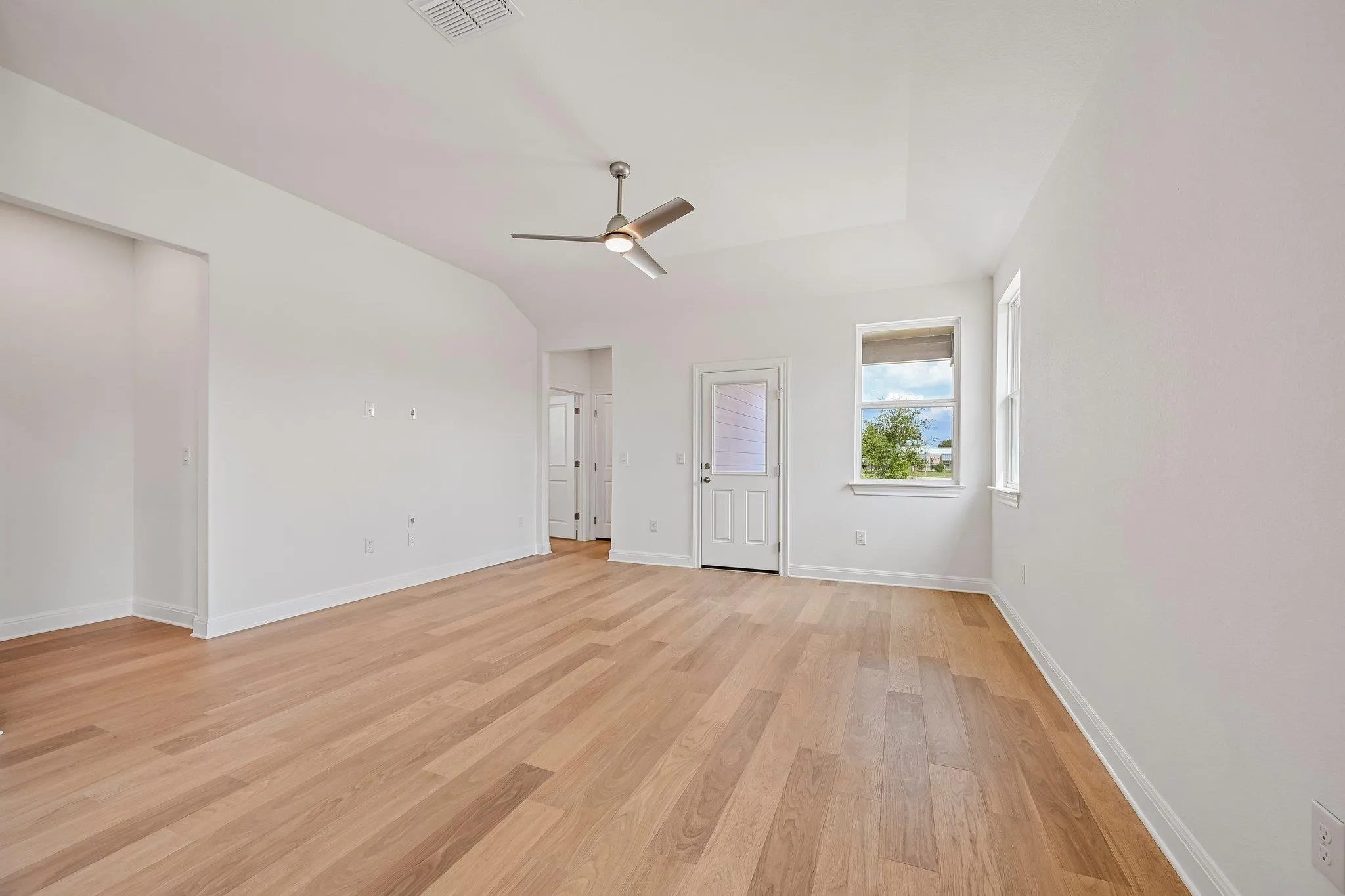 Photo 5 of 124 TENNY LN