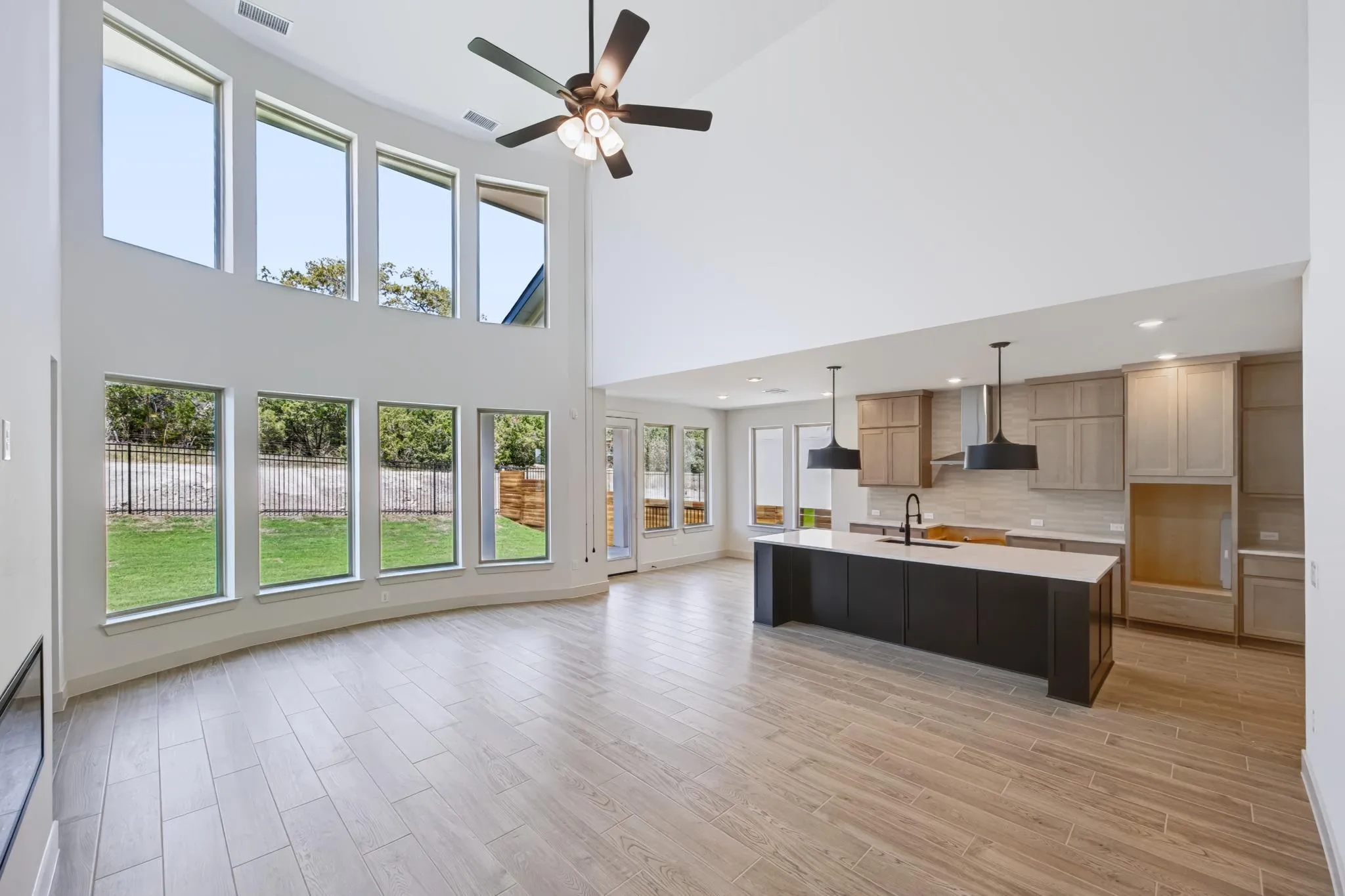 Photo 5 of 8020 SARCELLE DR
