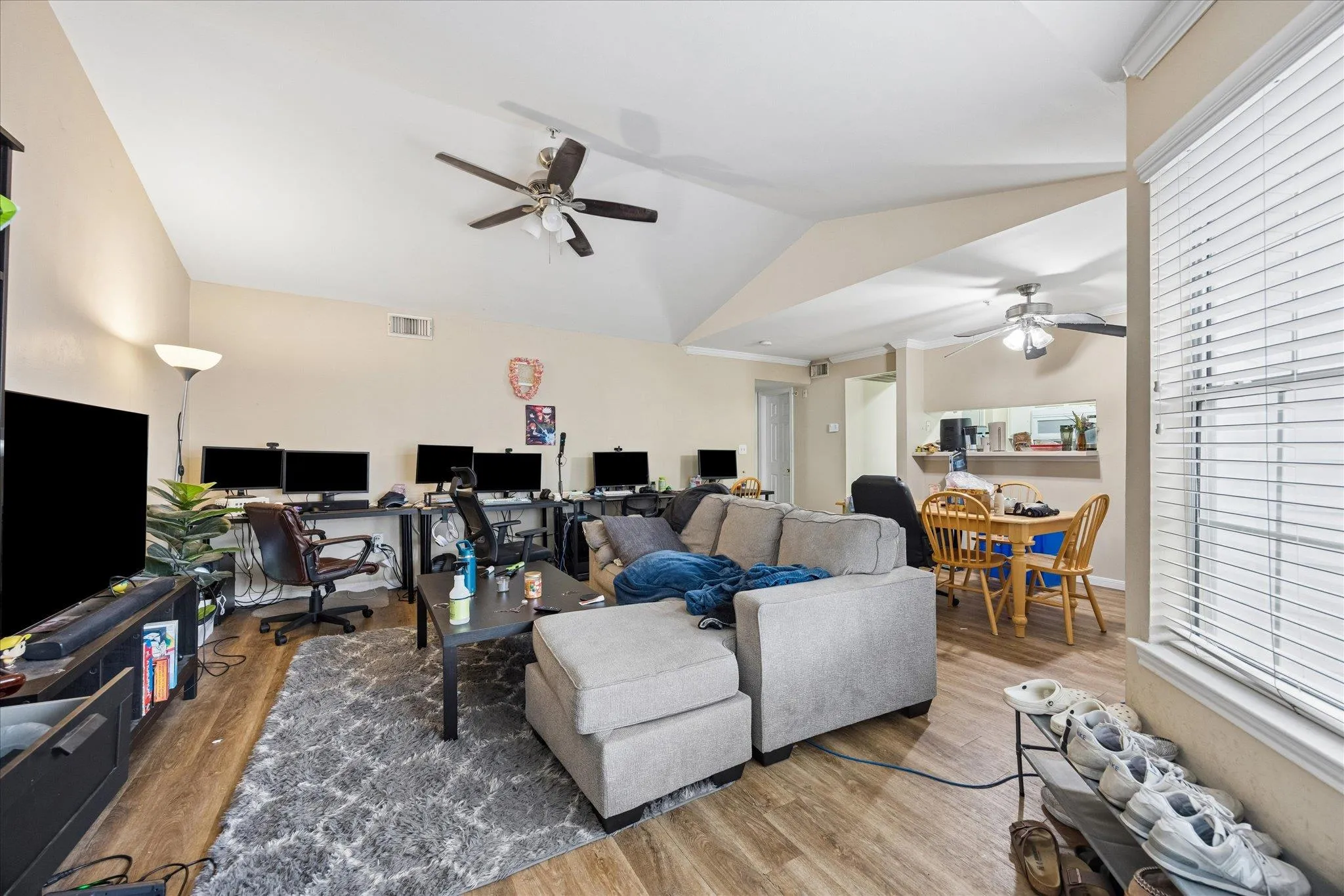 Photo 3 of 501 W 26TH ST #306