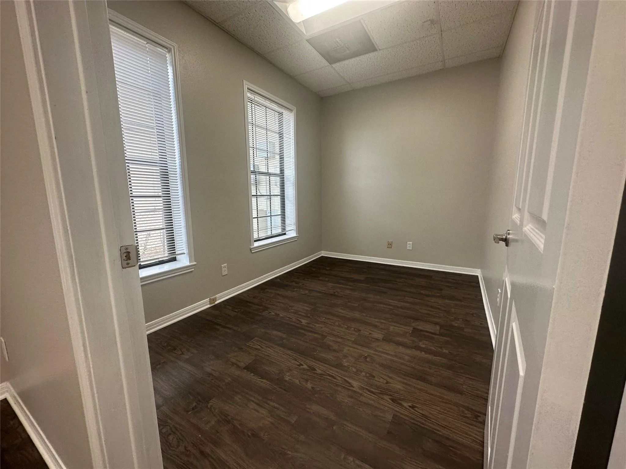 Photo 3 of 1823 FORTVIEW RD #101
