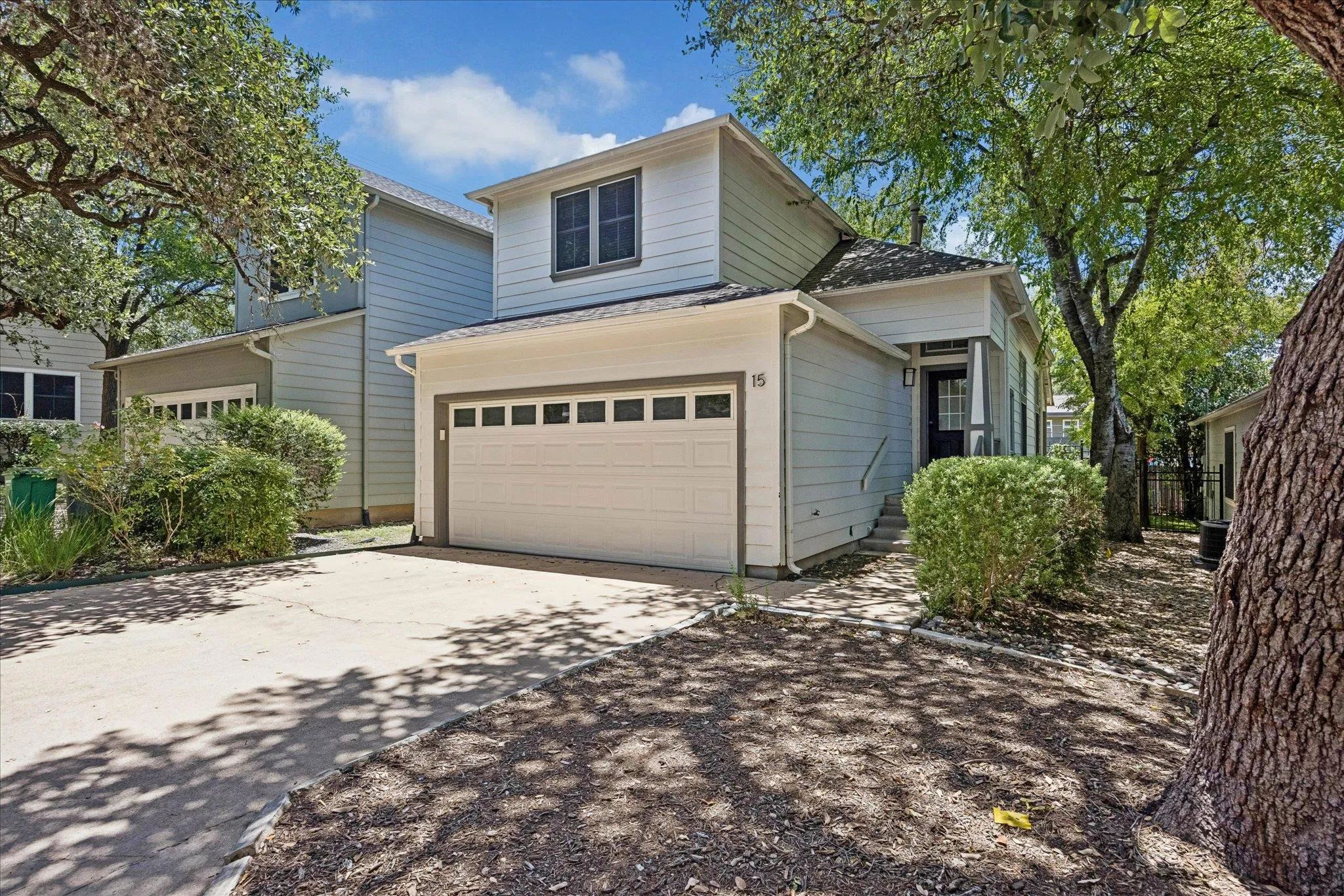Photo 2 of 1011 BRODIE ST #15