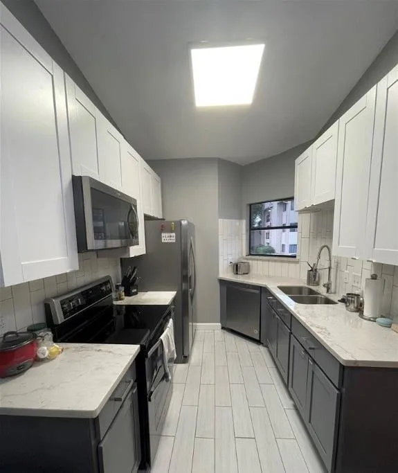 Photo 4 of 421 W SAN ANTONIO ST #H3