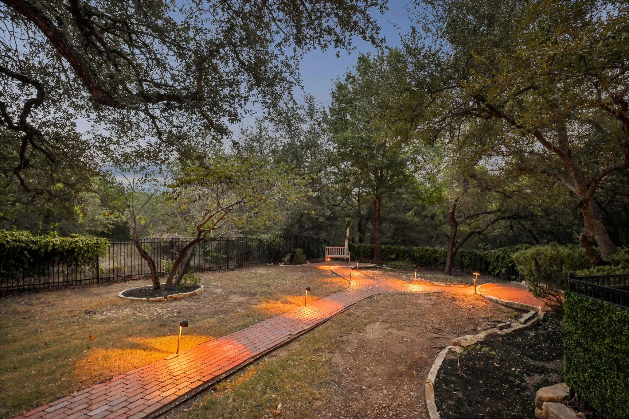 Photo 4 of 11400 WOODLAND HILLS TRL