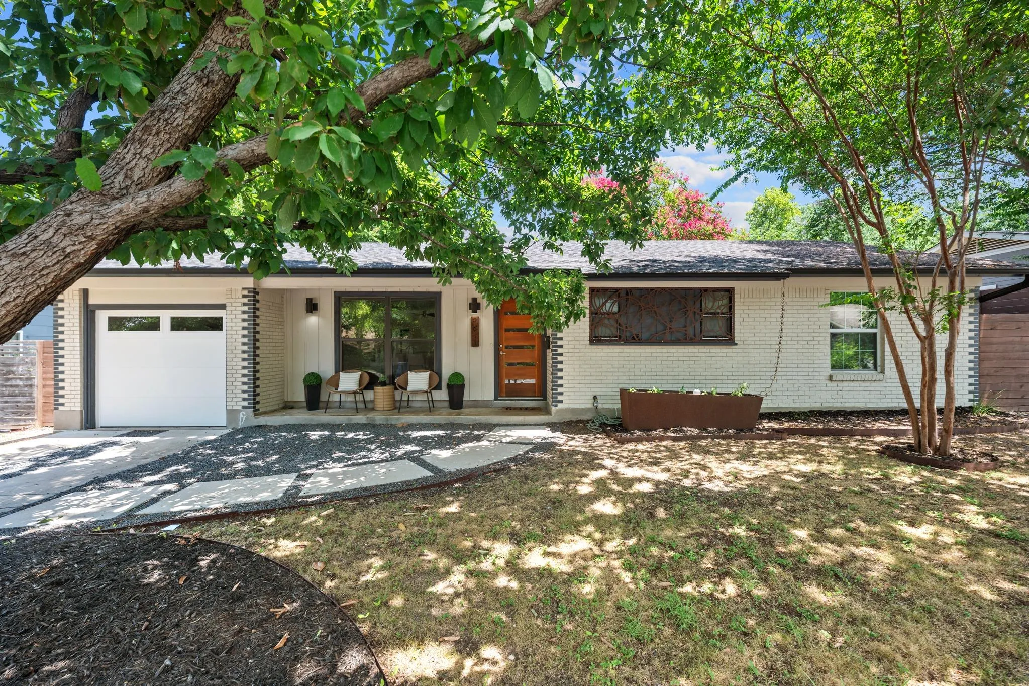 Photo of 2611 E SIDE DR, Austin, 78704