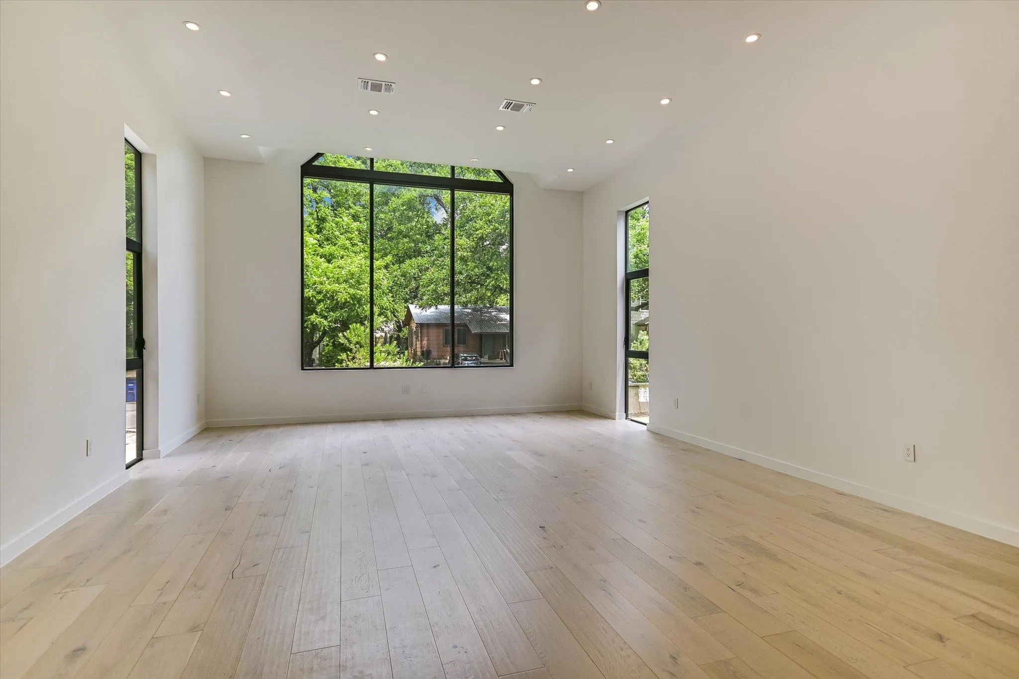 Photo 3 of 4515 AVENUE D NONE