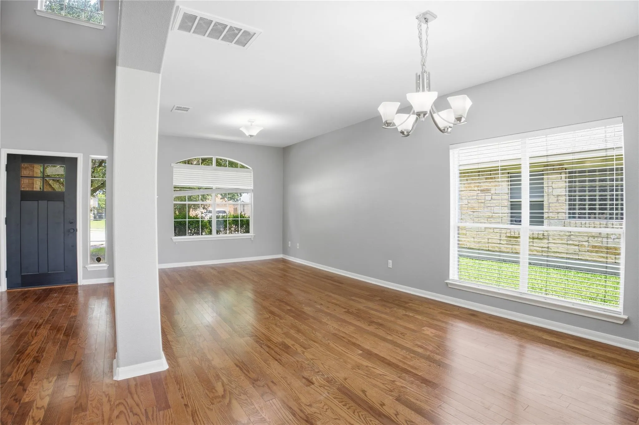 Photo 5 of 18305 LAKE EDGE CT