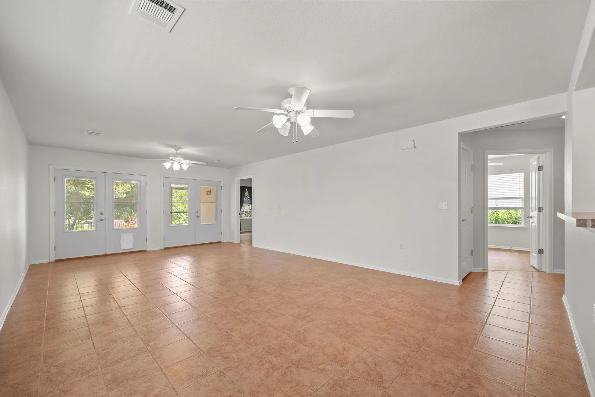 Photo 4 of 522 SALT CREEK LN