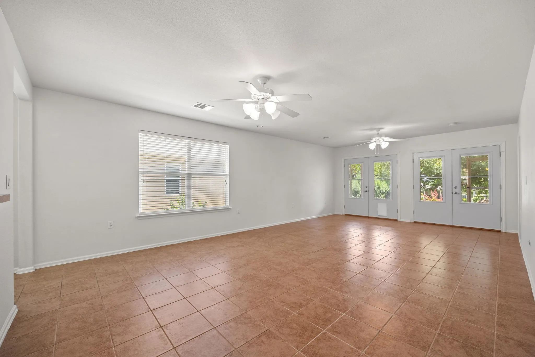Photo 5 of 522 SALT CREEK LN