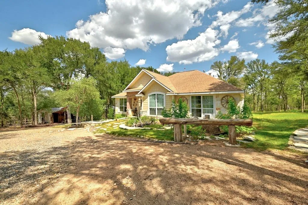 Photo 2 of 7709 TIMBER HILLS DR