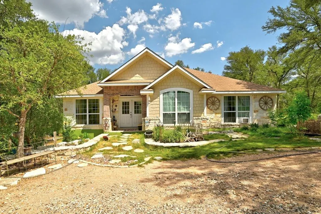 Photo of 7709 TIMBER HILLS DR, Del Valle, TX, 78617