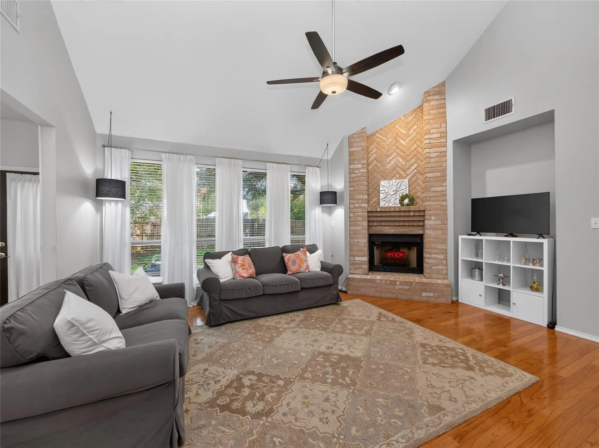 Photo 5 of 17804 DANSWORTH DR