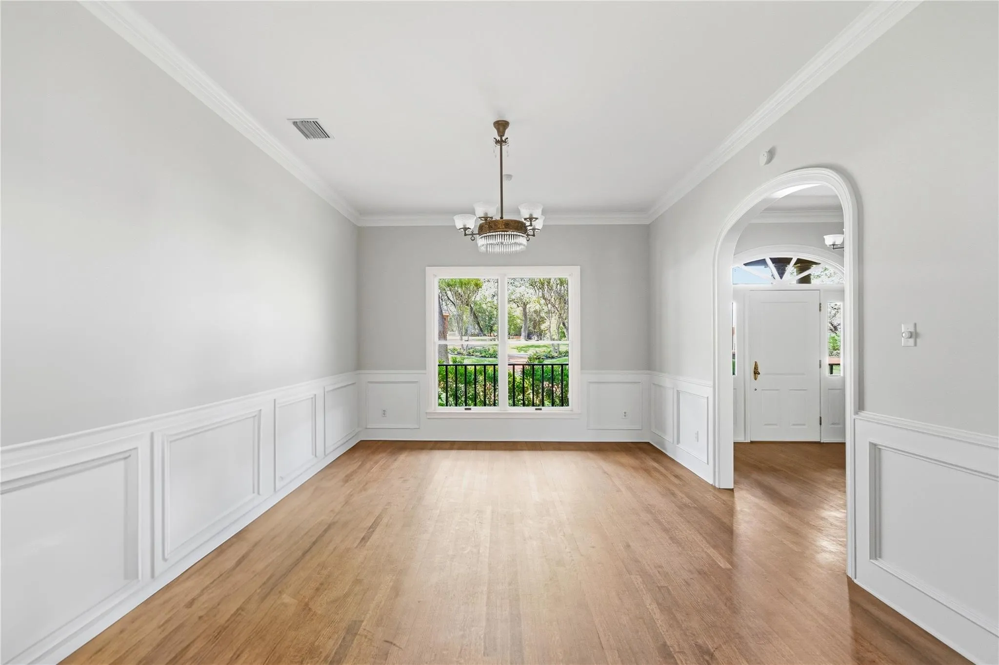 Photo 5 of 4209 DUNNING LN